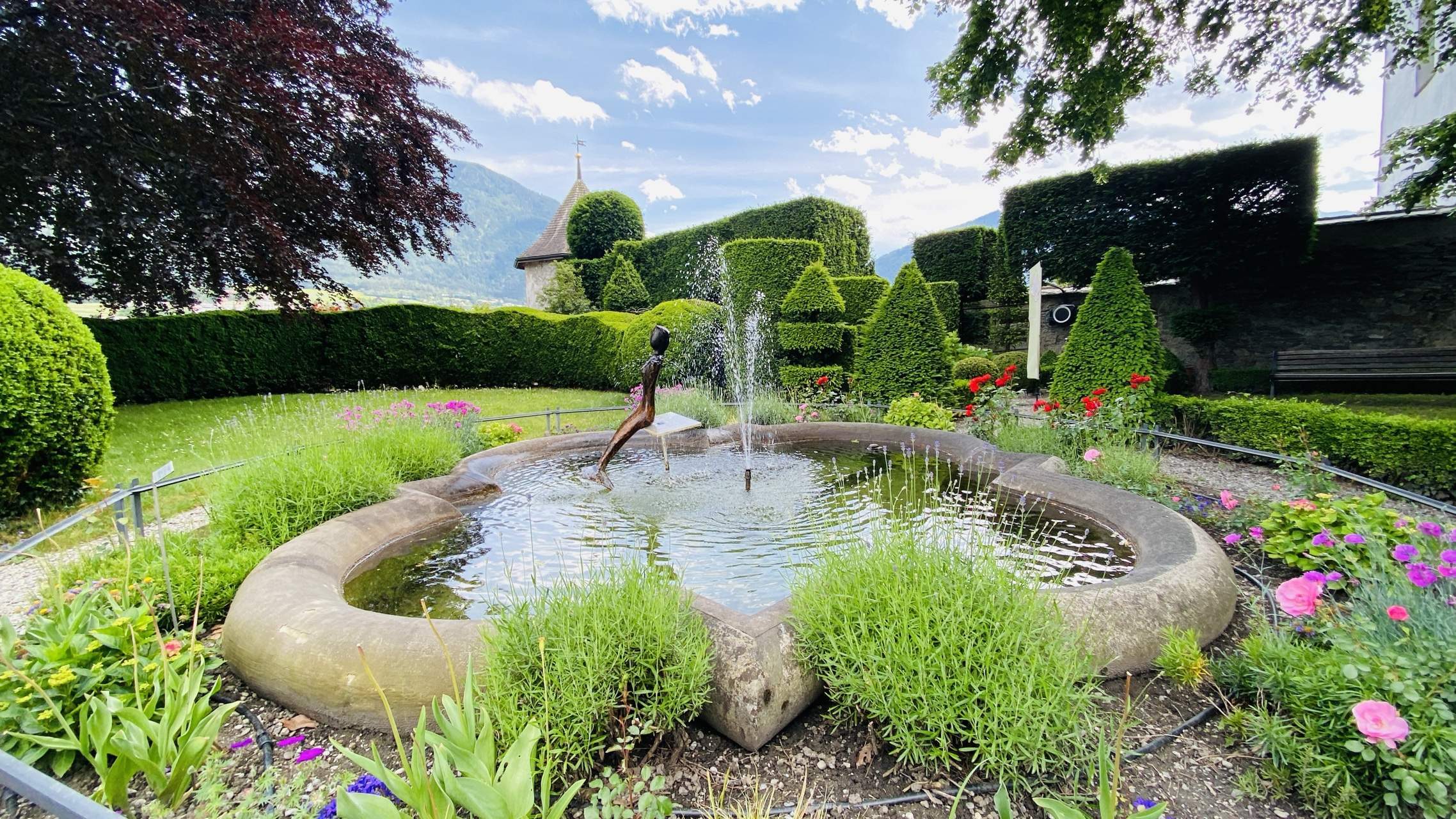 Bild ohne Beschreibung Bild ohne Beschreibung