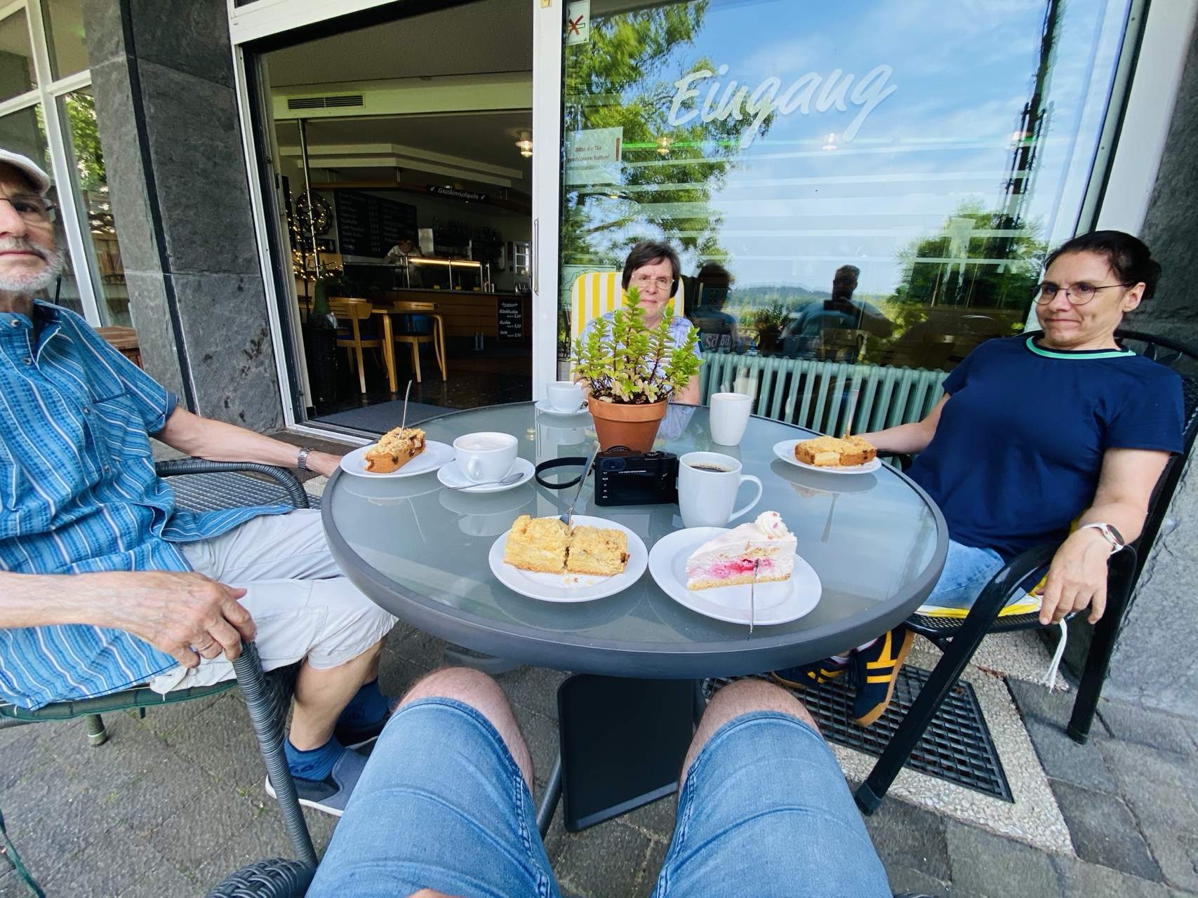 Bild ohne Beschreibung Bild ohne Beschreibung