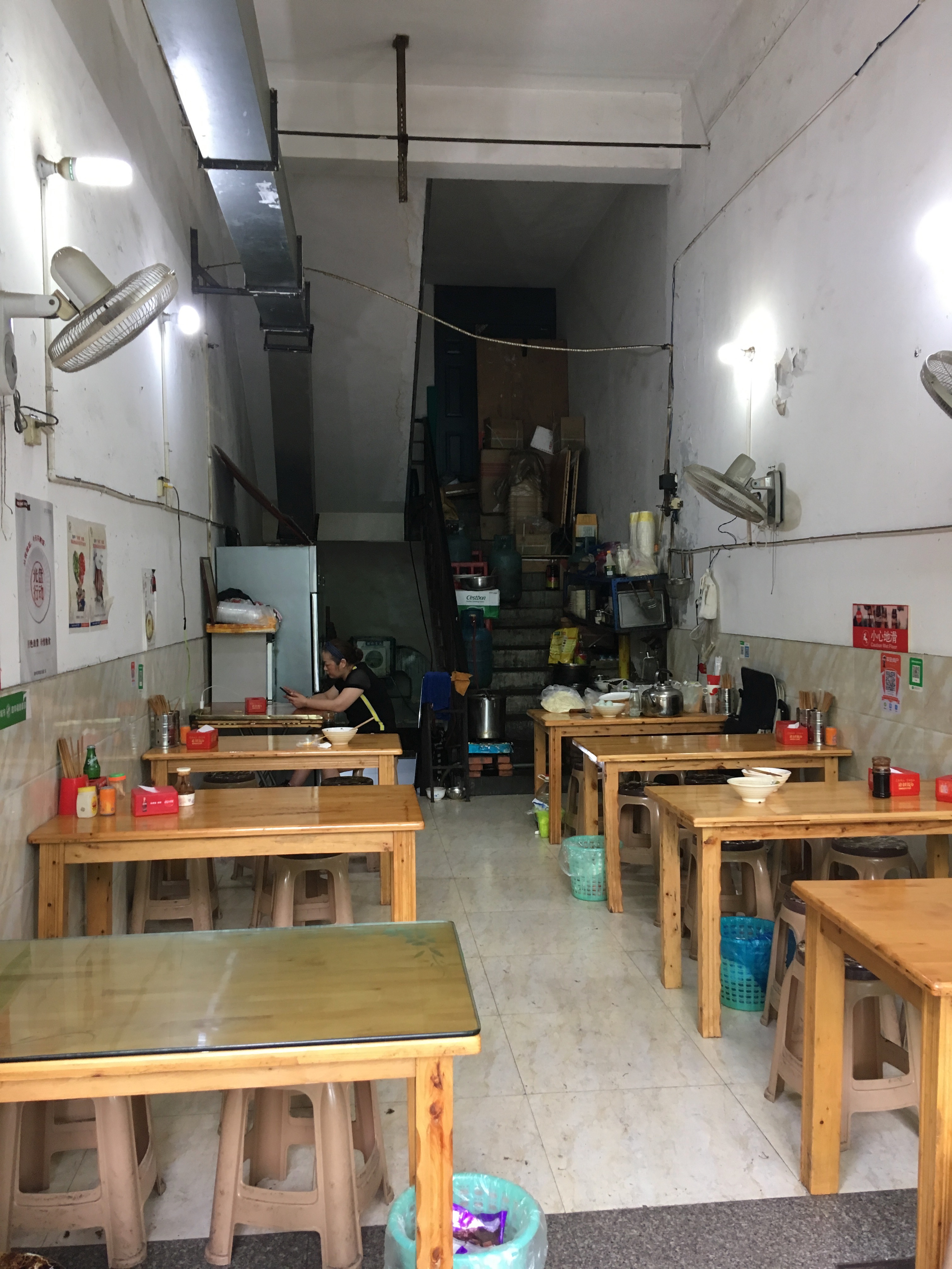 Bild ohne Beschreibung Bild ohne Beschreibung