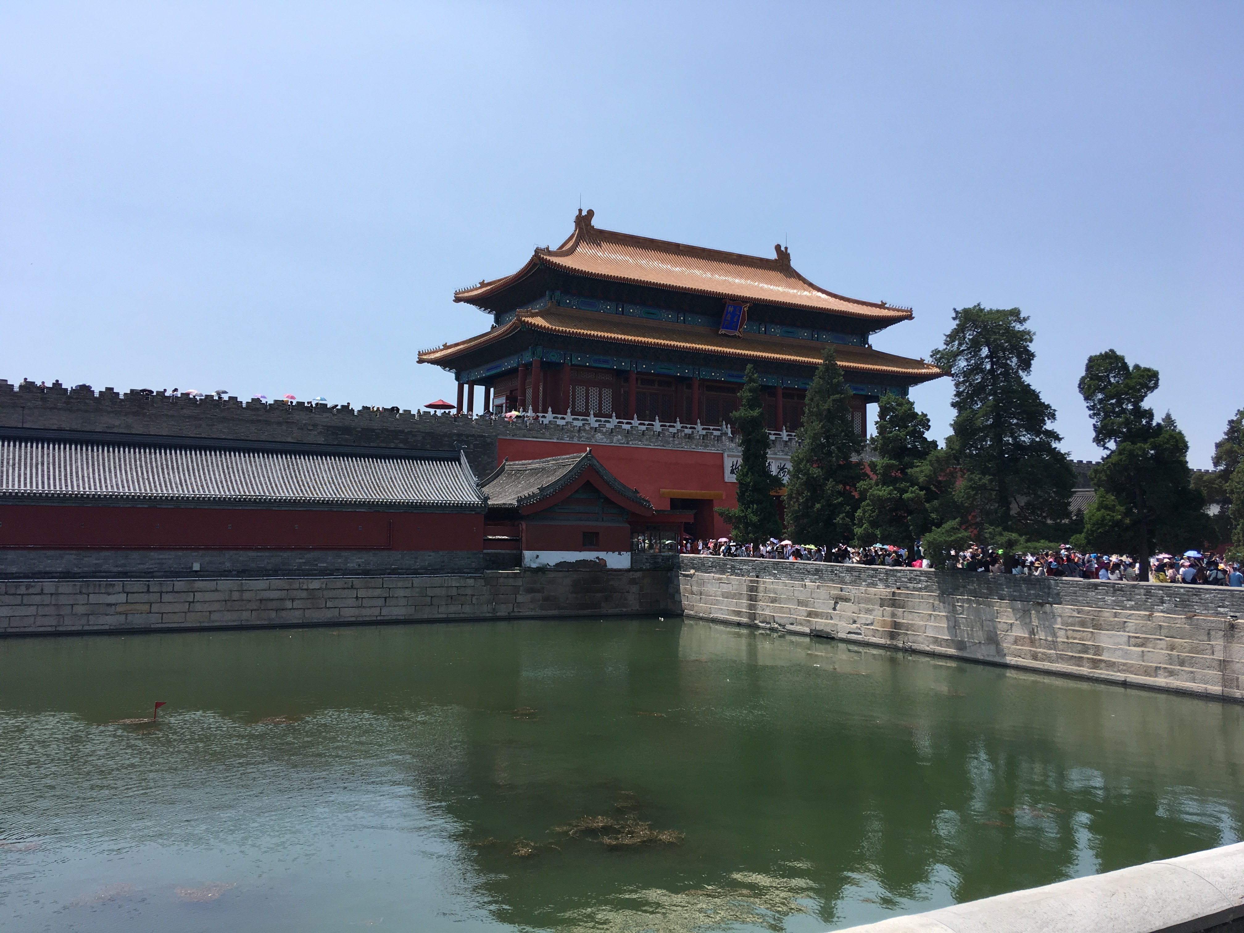 Bild ohne Beschreibung Bild ohne Beschreibung