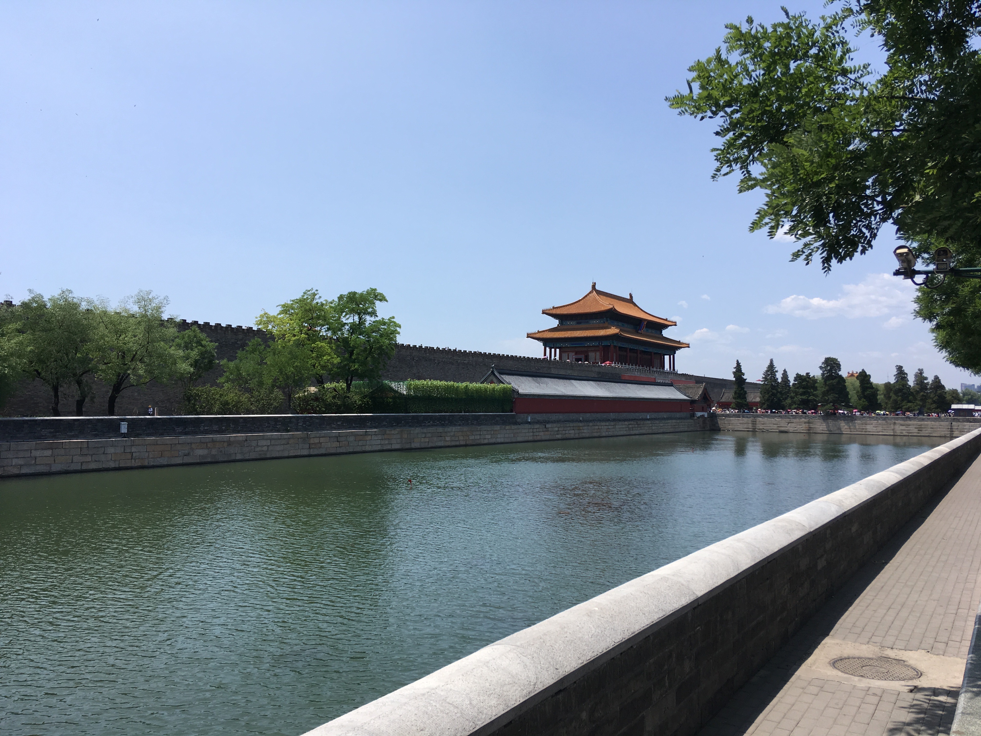 Bild ohne Beschreibung Bild ohne Beschreibung