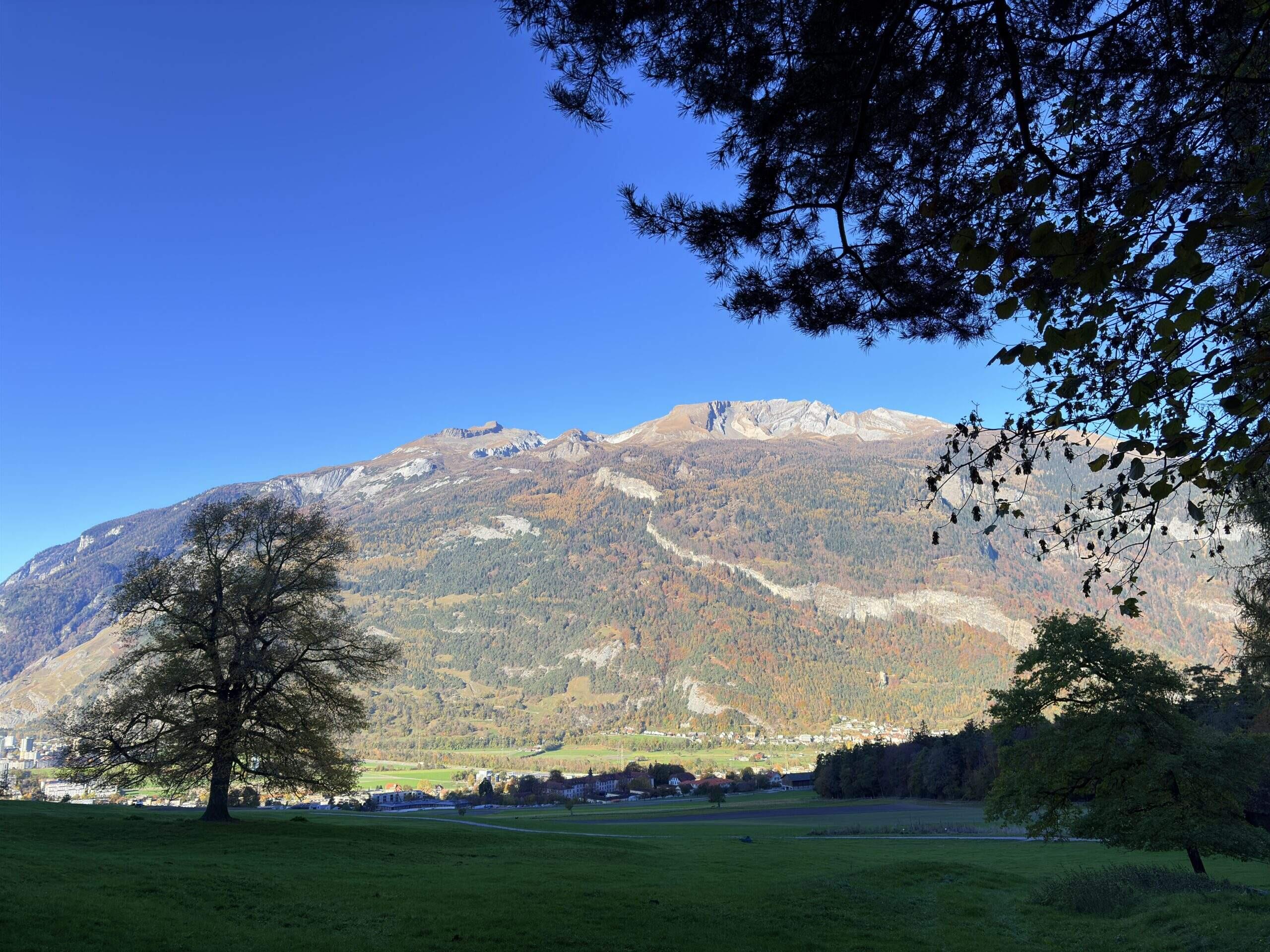 Bild ohne Beschreibung Bild ohne Beschreibung