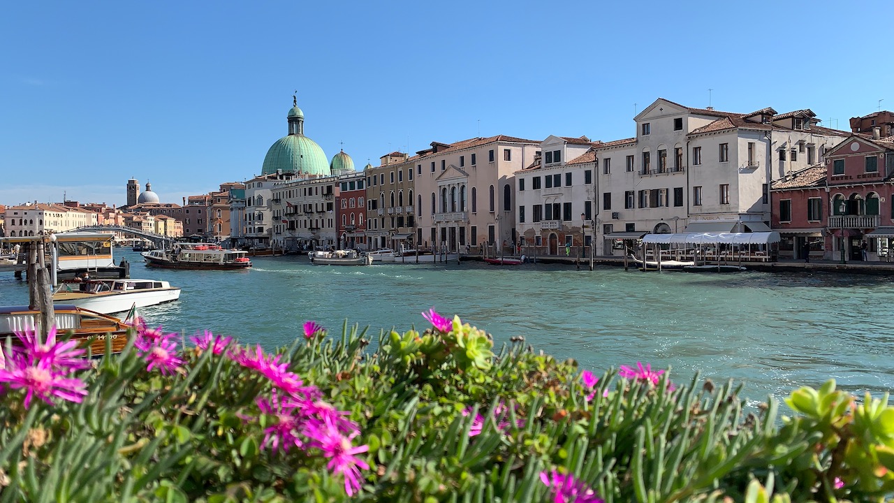 Bild ohne Beschreibung Bild ohne Beschreibung