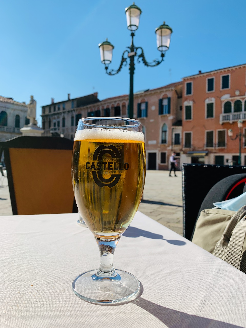 Bild ohne Beschreibung Bild ohne Beschreibung