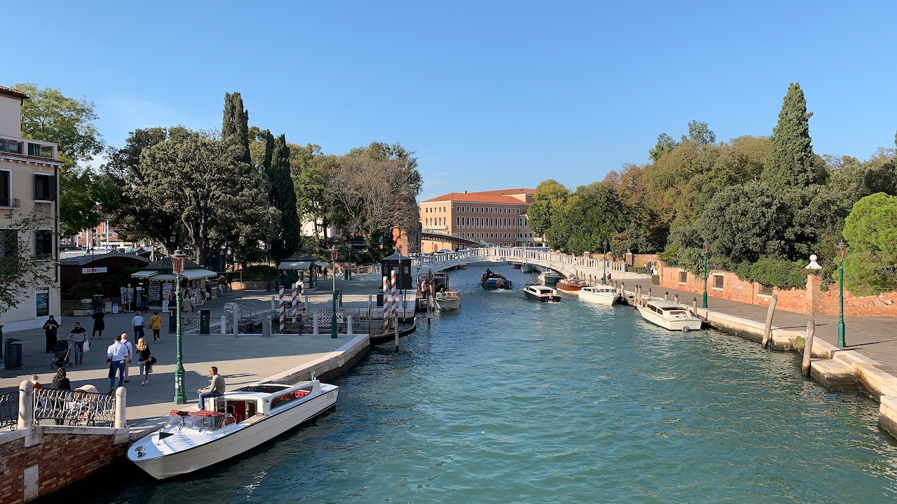 Bild ohne Beschreibung Bild ohne Beschreibung