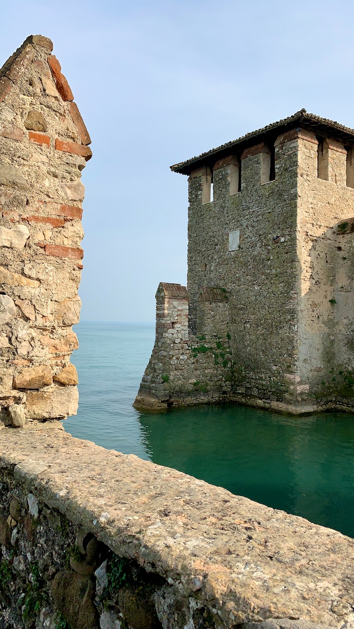 Bild ohne Beschreibung Bild ohne Beschreibung