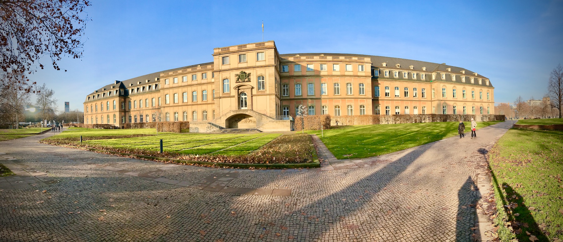 Bild ohne Beschreibung Bild ohne Beschreibung