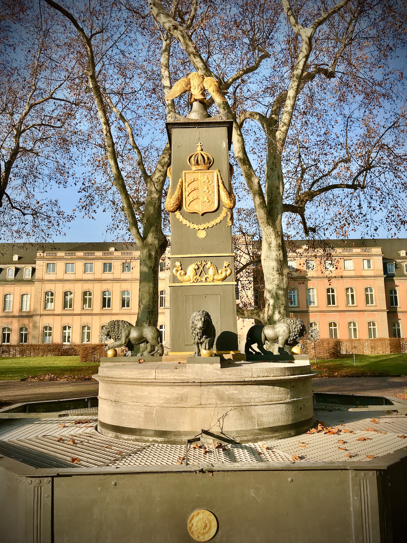 Bild ohne Beschreibung Bild ohne Beschreibung