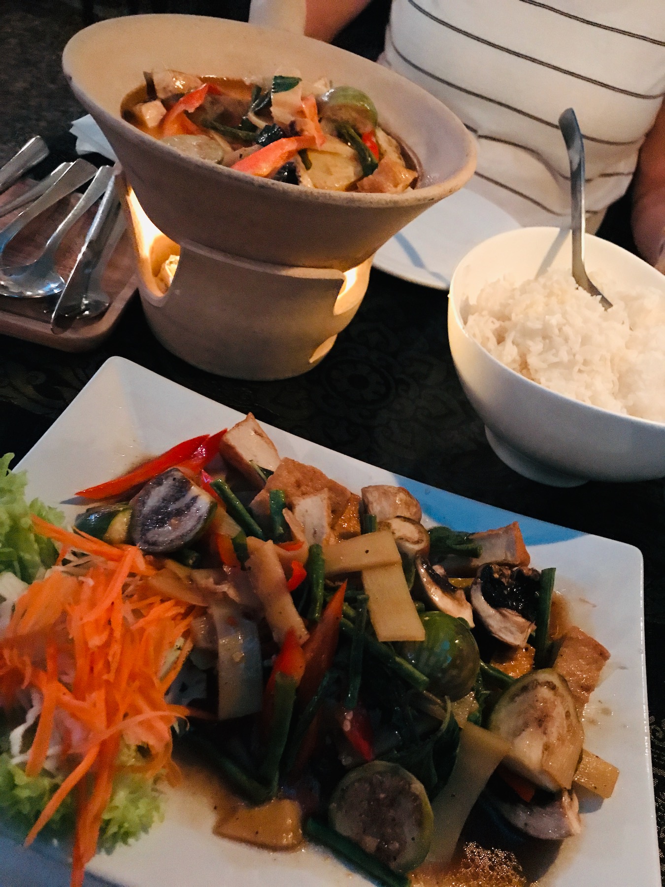 Bild ohne Beschreibung Bild ohne Beschreibung