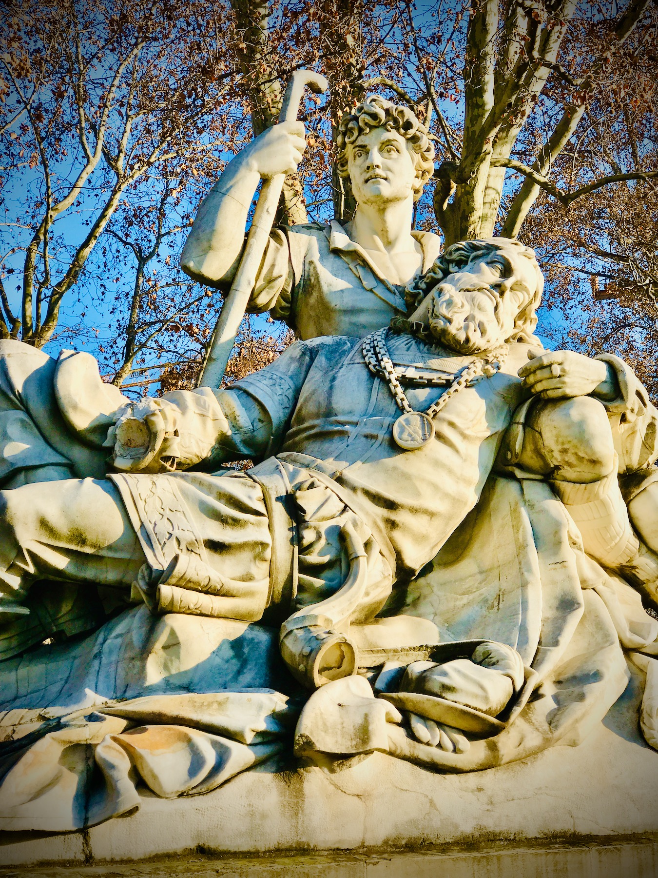 Bild ohne Beschreibung Bild ohne Beschreibung