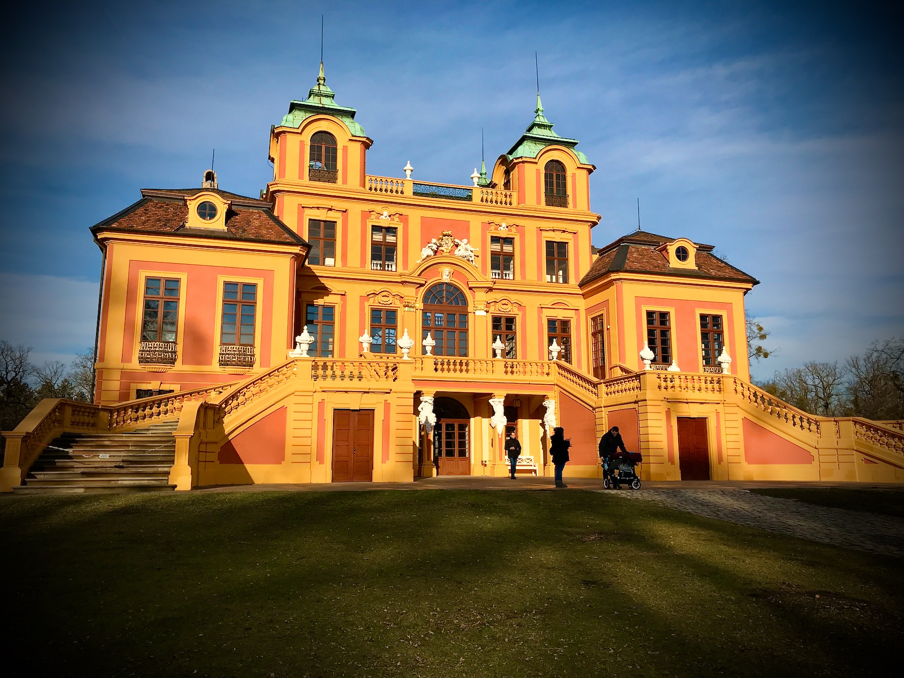 Bild ohne Beschreibung Bild ohne Beschreibung