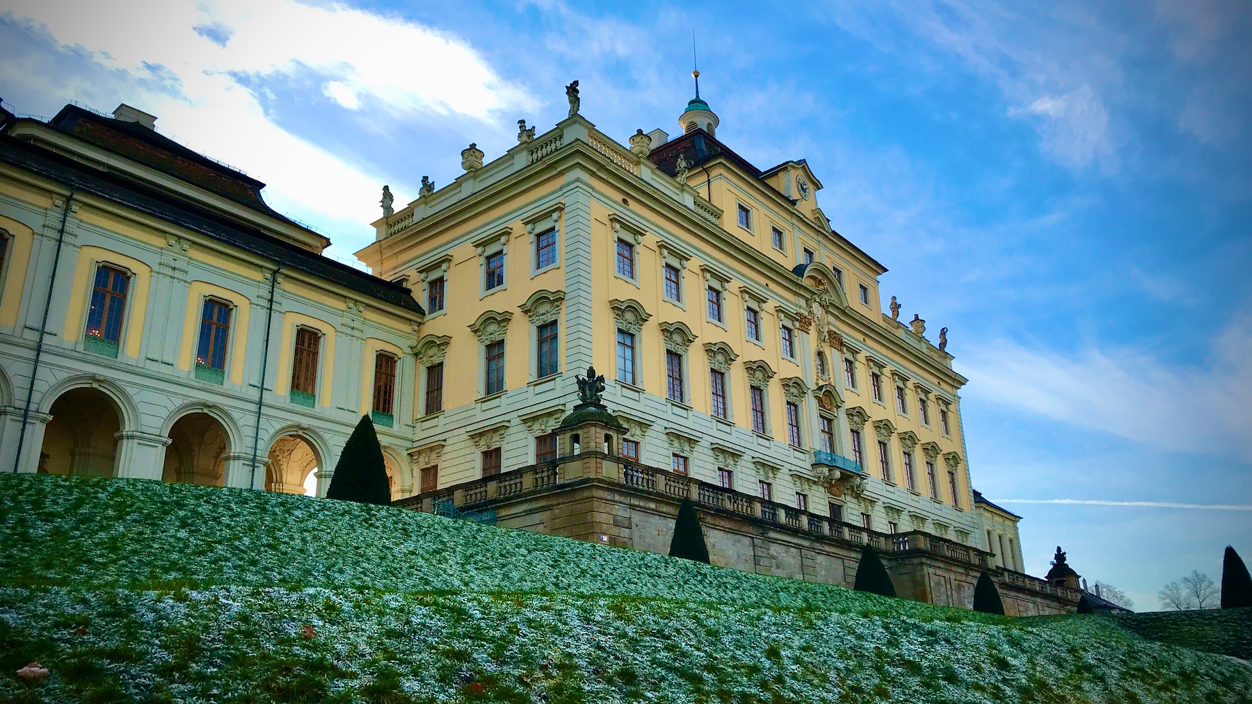 Bild ohne Beschreibung Bild ohne Beschreibung