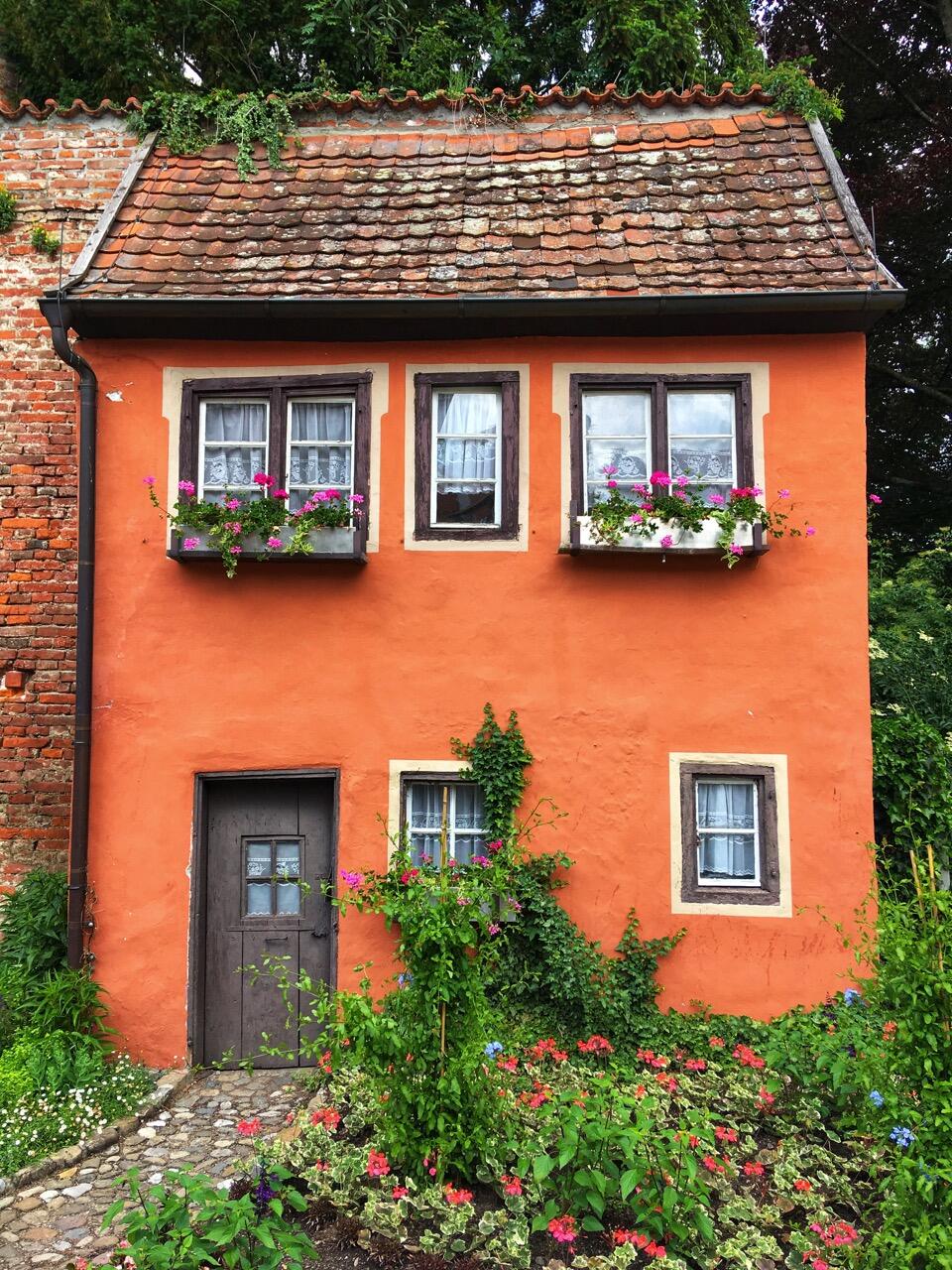 Bild ohne Beschreibung Bild ohne Beschreibung