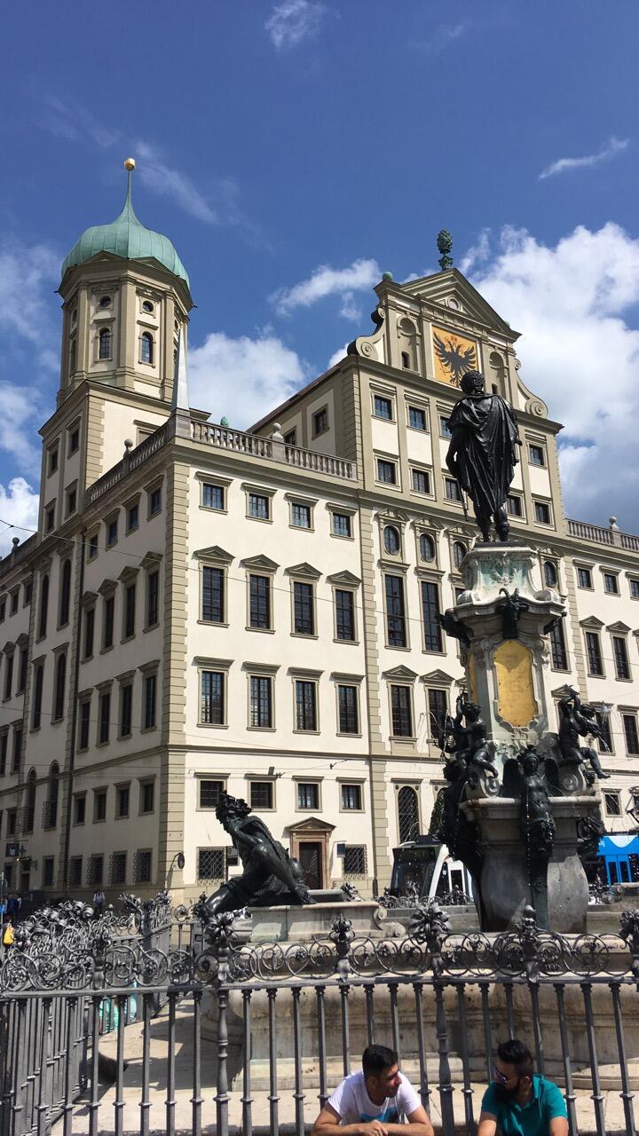 Bild ohne Beschreibung Bild ohne Beschreibung