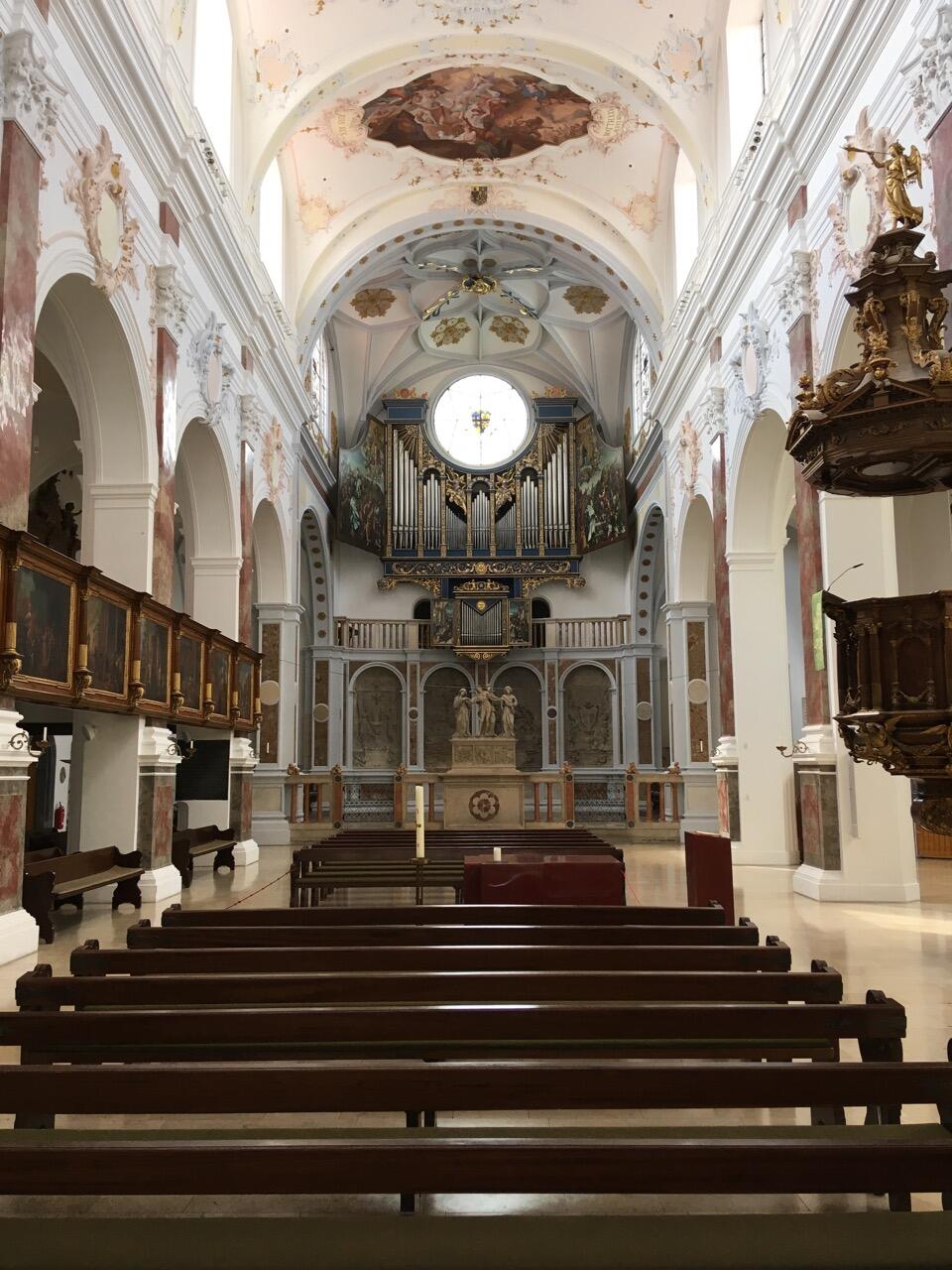 Bild ohne Beschreibung Bild ohne Beschreibung