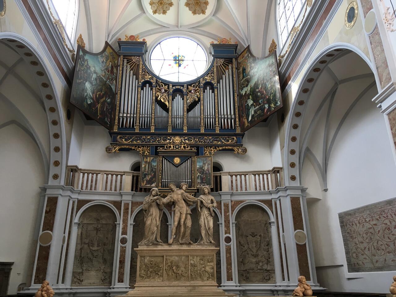 Bild ohne Beschreibung Bild ohne Beschreibung