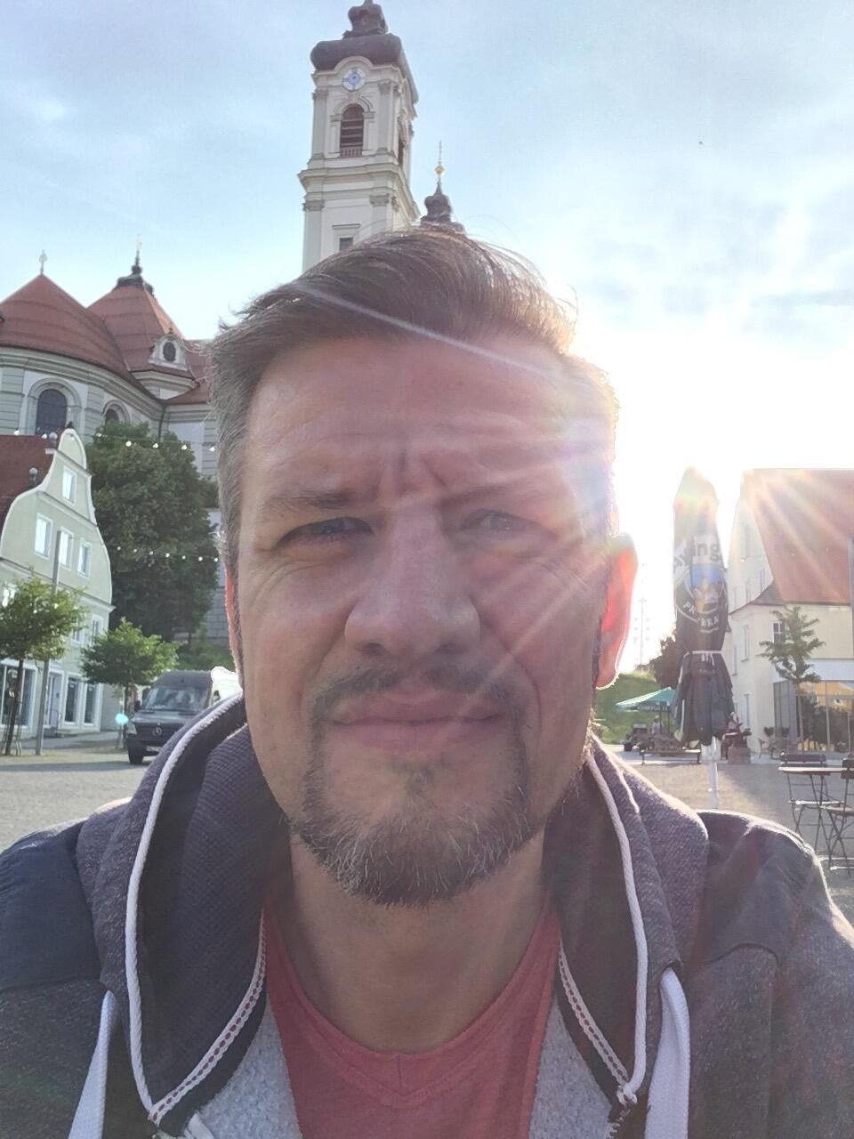 Bild ohne Beschreibung Bild ohne Beschreibung