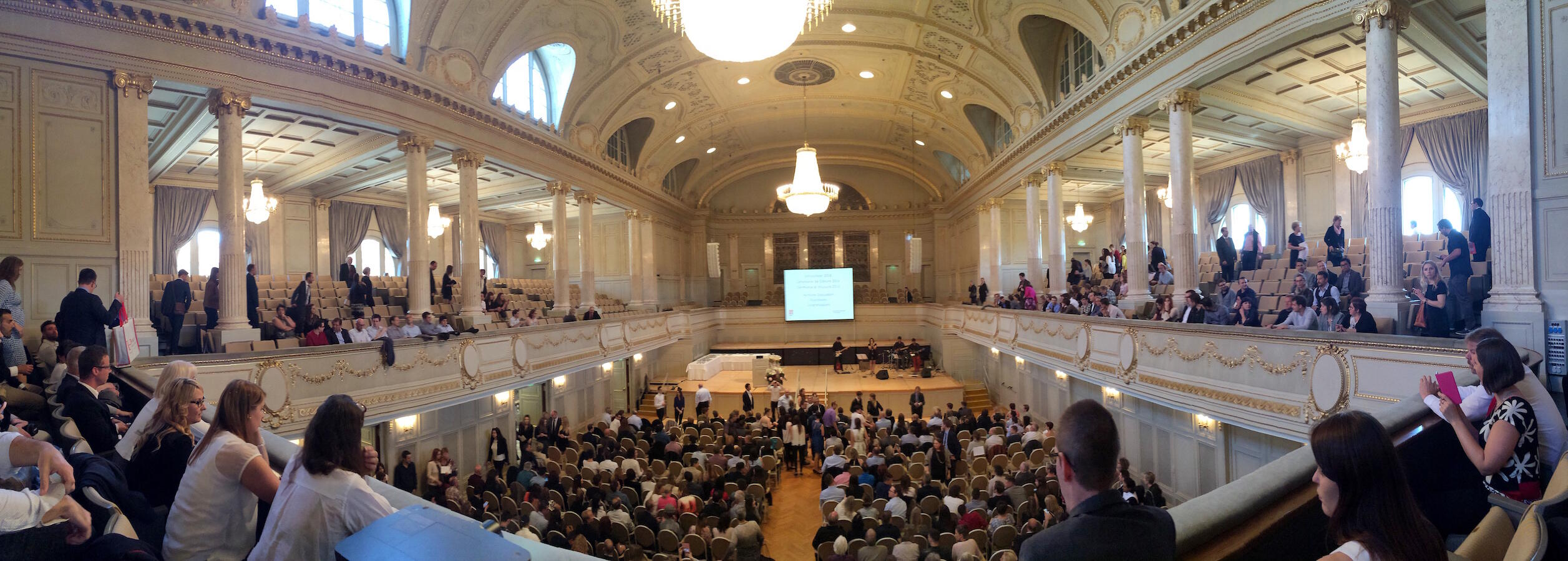 Bild ohne Beschreibung Bild ohne Beschreibung