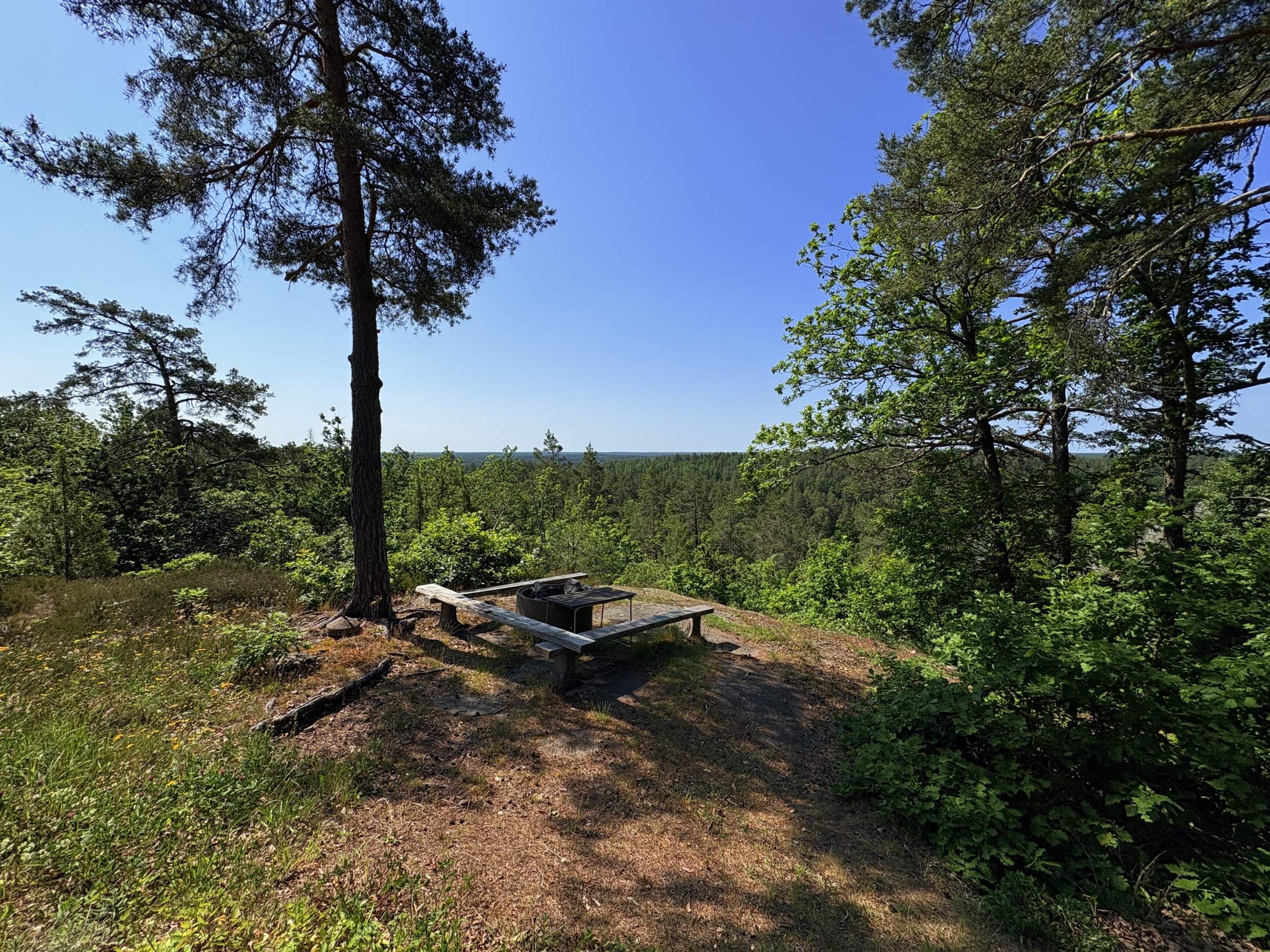 Bild ohne Beschreibung Bild ohne Beschreibung