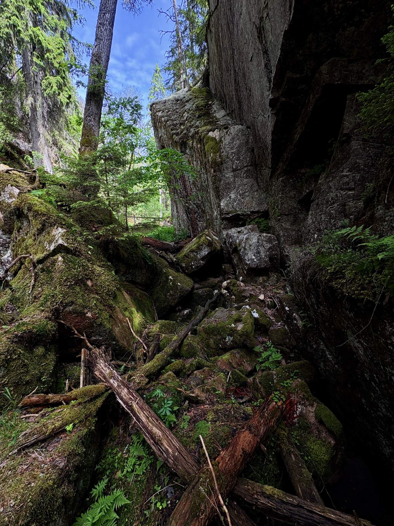 Bild ohne Beschreibung Bild ohne Beschreibung