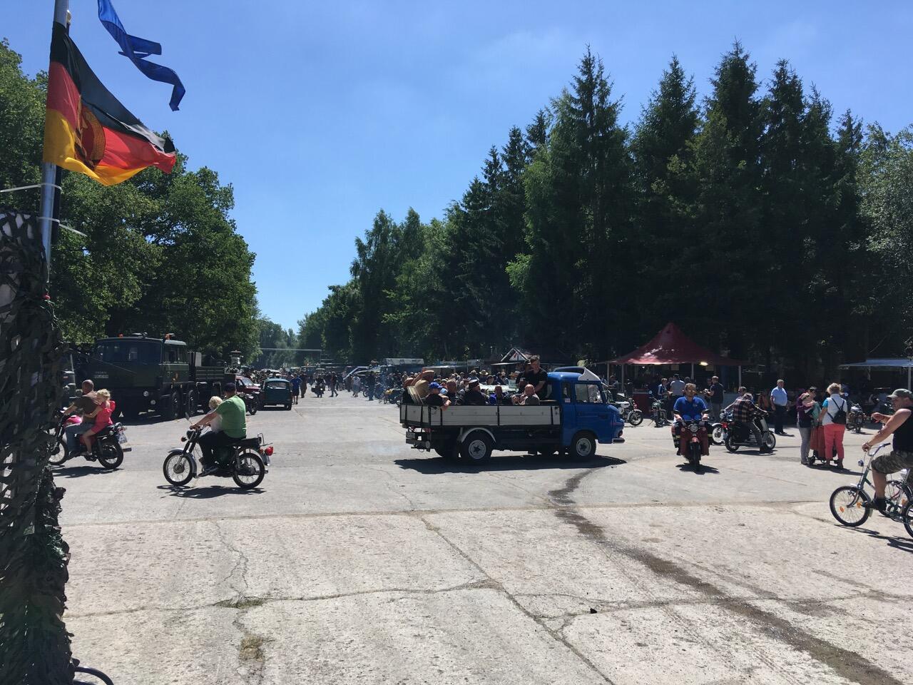 Bild ohne Beschreibung Bild ohne Beschreibung