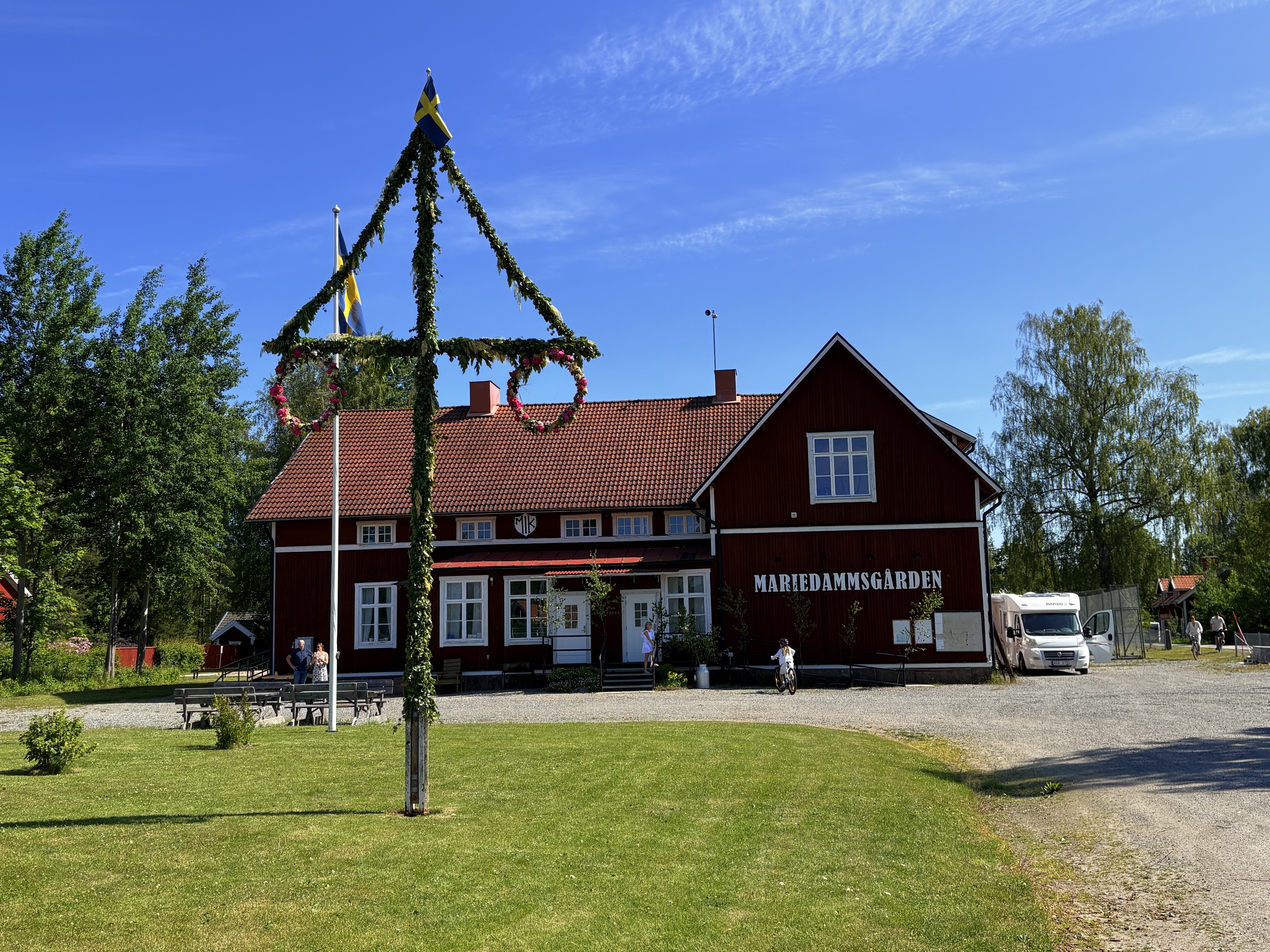 Bild ohne Beschreibung Bild ohne Beschreibung