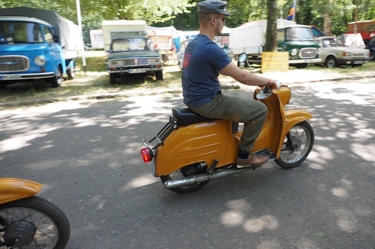 Bild ohne Beschreibung Bild ohne Beschreibung