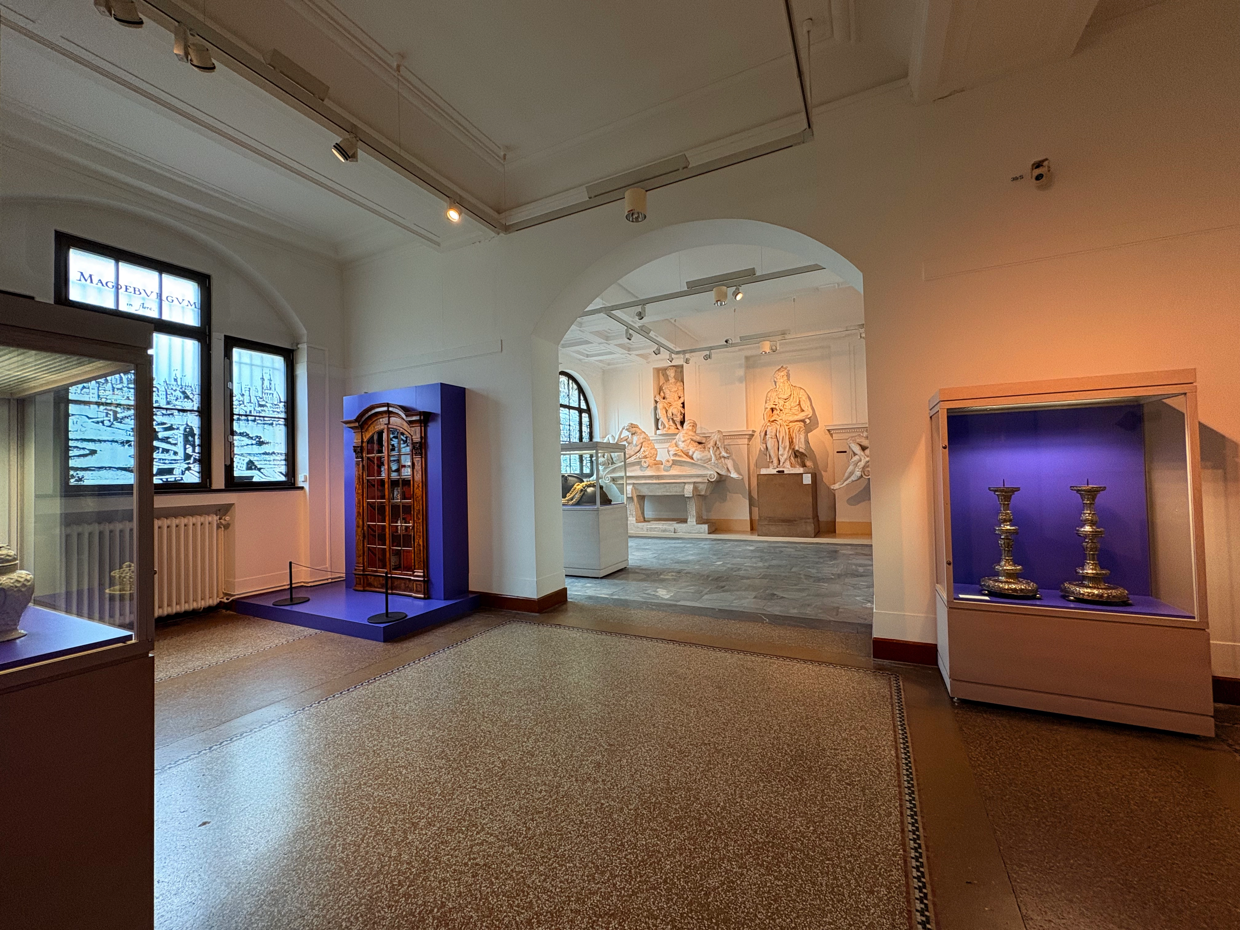 Bild ohne Beschreibung Bild ohne Beschreibung