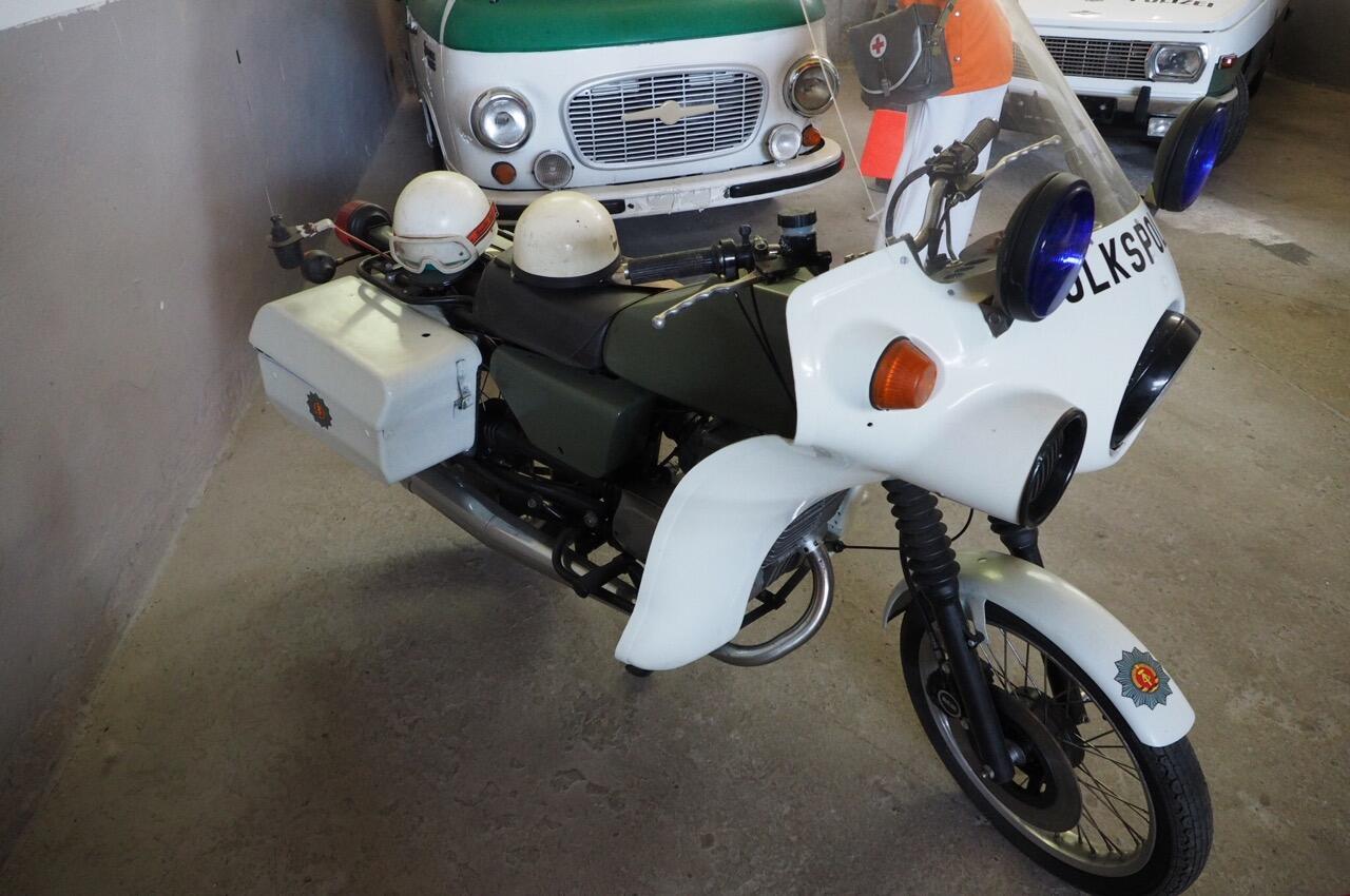 Bild ohne Beschreibung Bild ohne Beschreibung