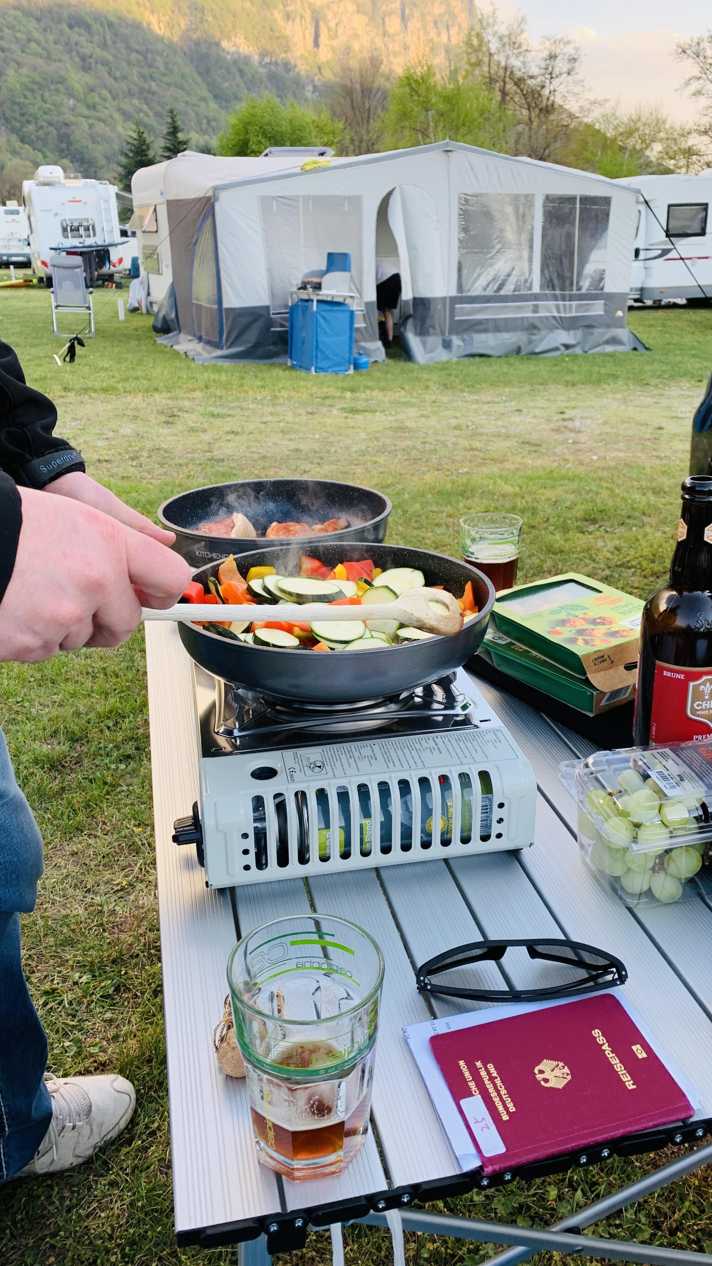 Bild ohne Beschreibung Bild ohne Beschreibung