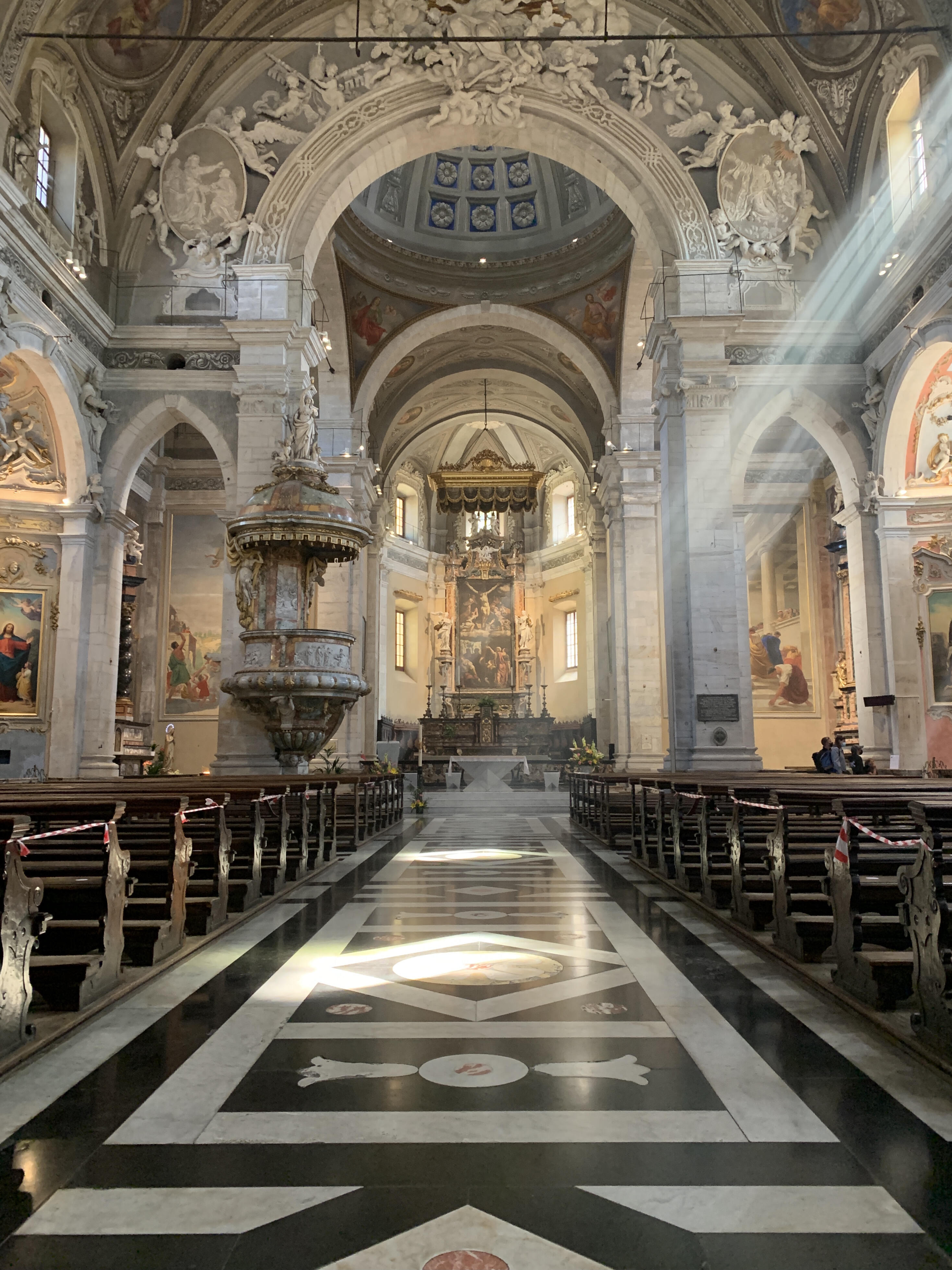 Bild ohne Beschreibung Bild ohne Beschreibung