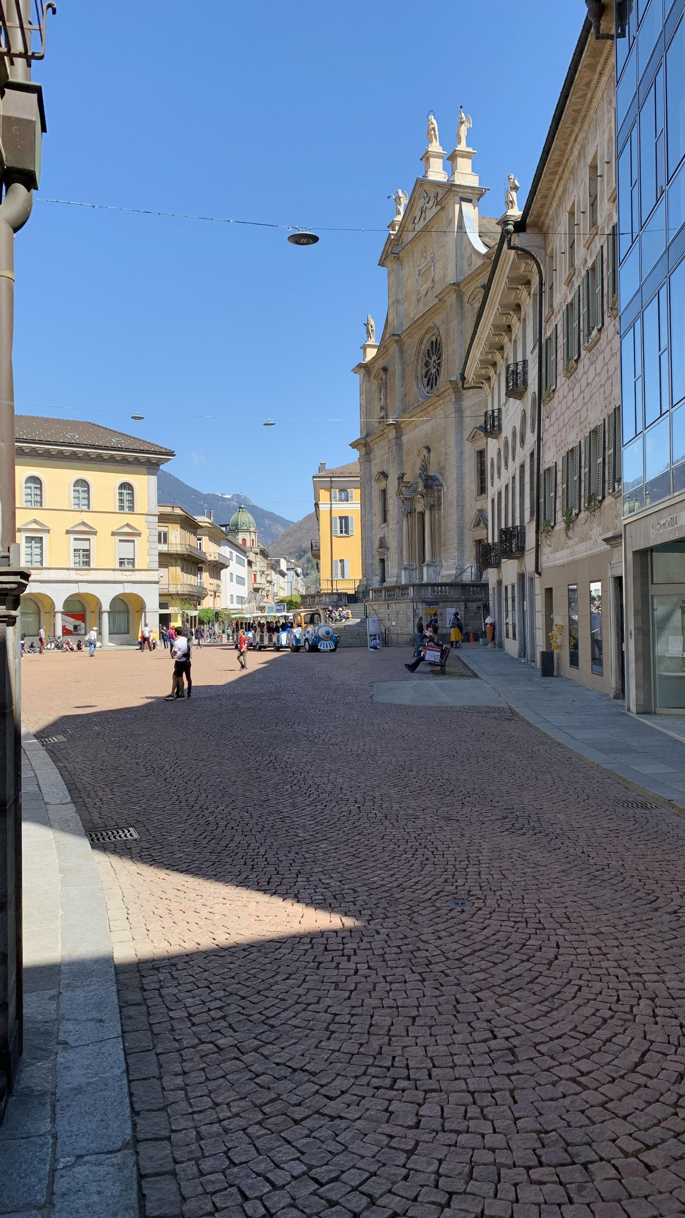 Bild ohne Beschreibung Bild ohne Beschreibung