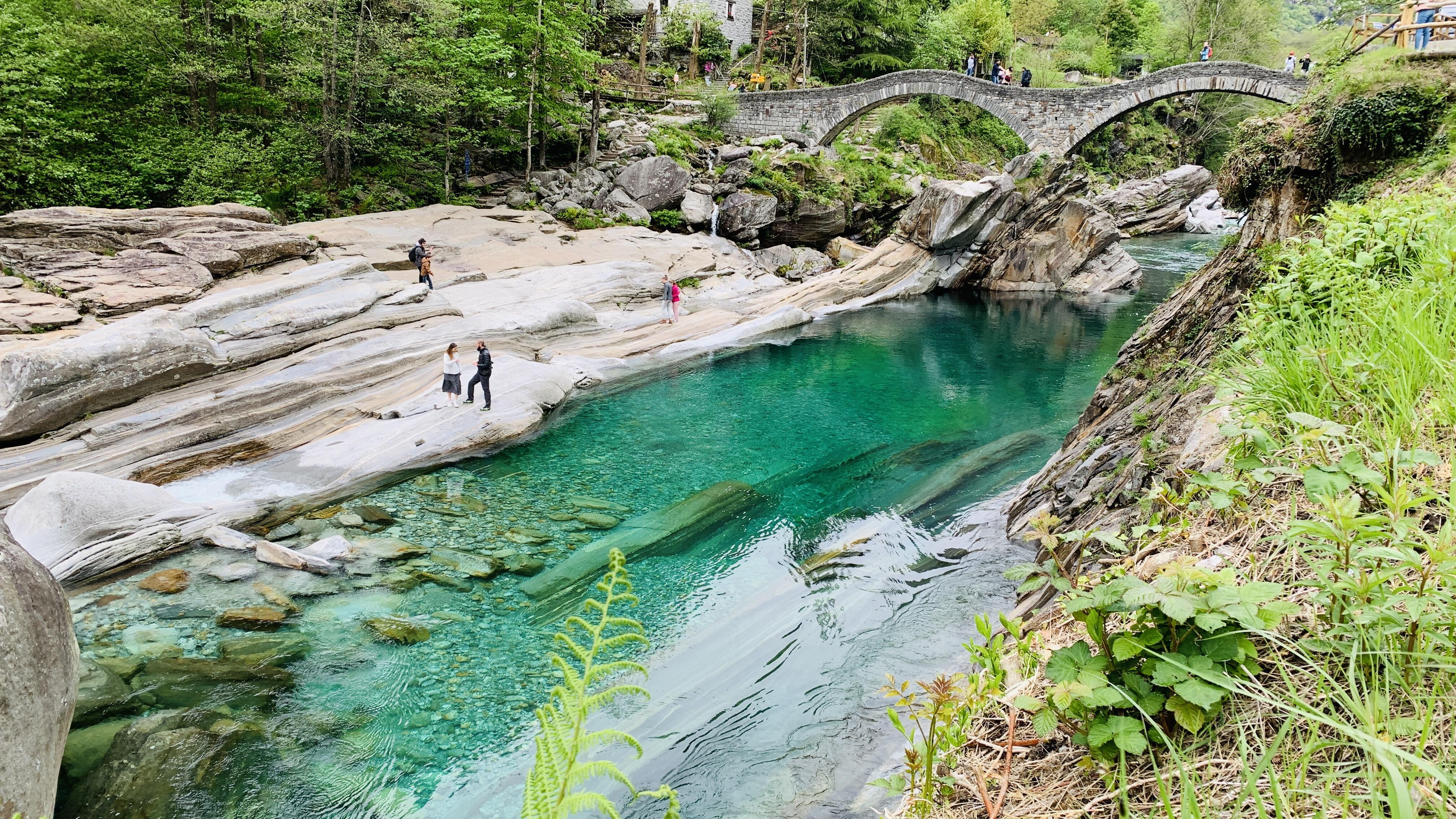 Bild ohne Beschreibung Bild ohne Beschreibung