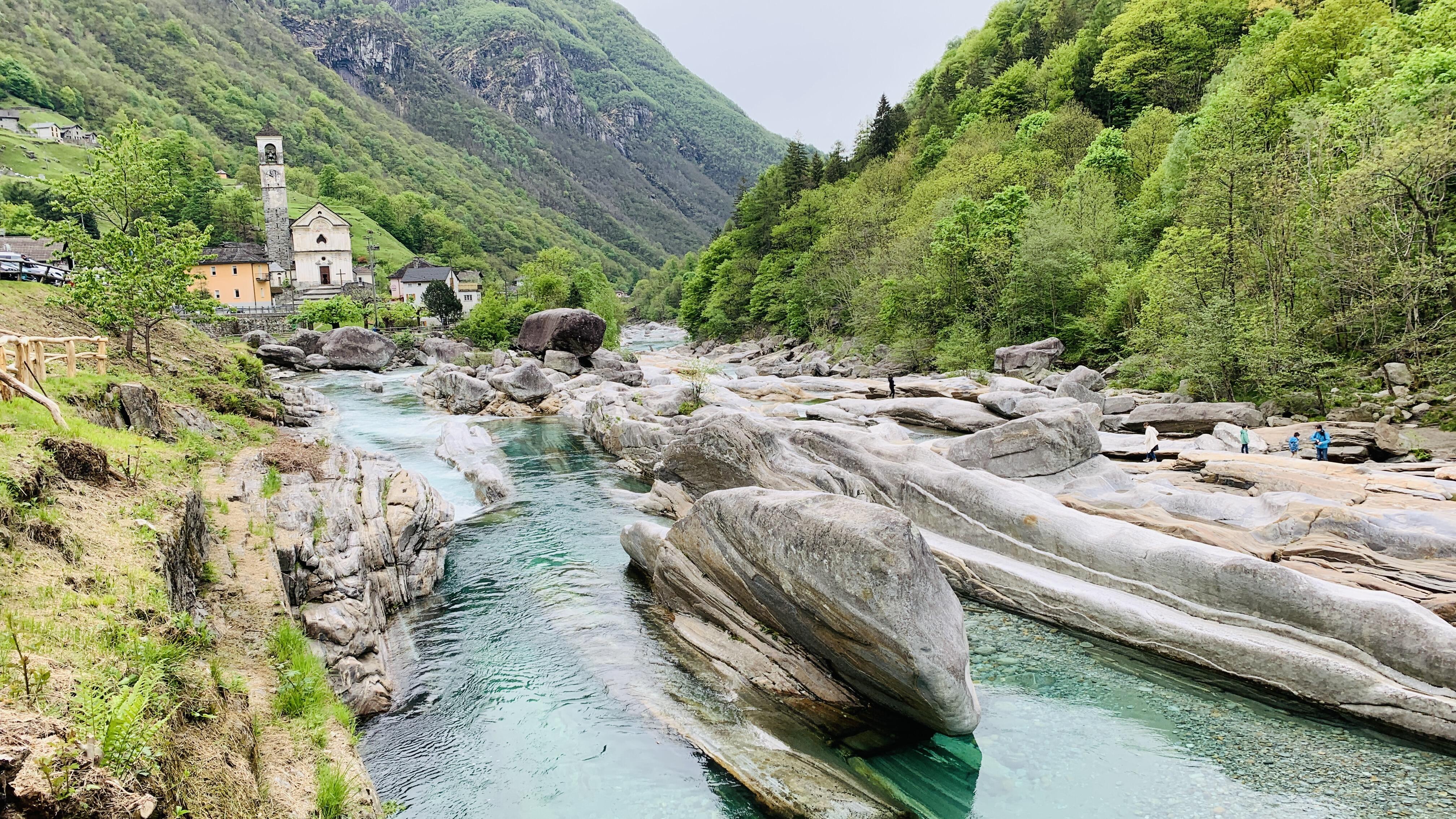 Bild ohne Beschreibung Bild ohne Beschreibung