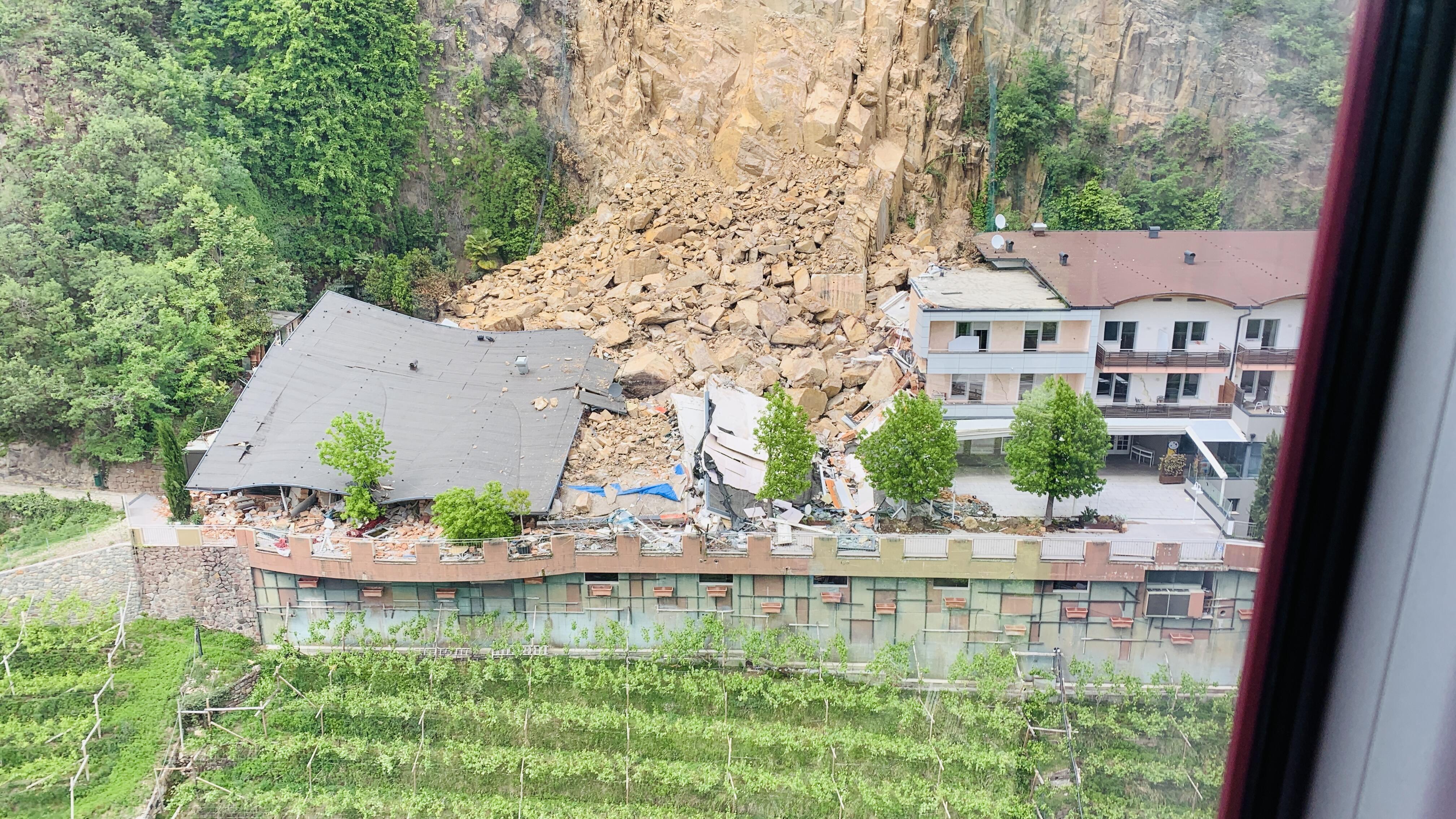 Bild ohne Beschreibung Bild ohne Beschreibung