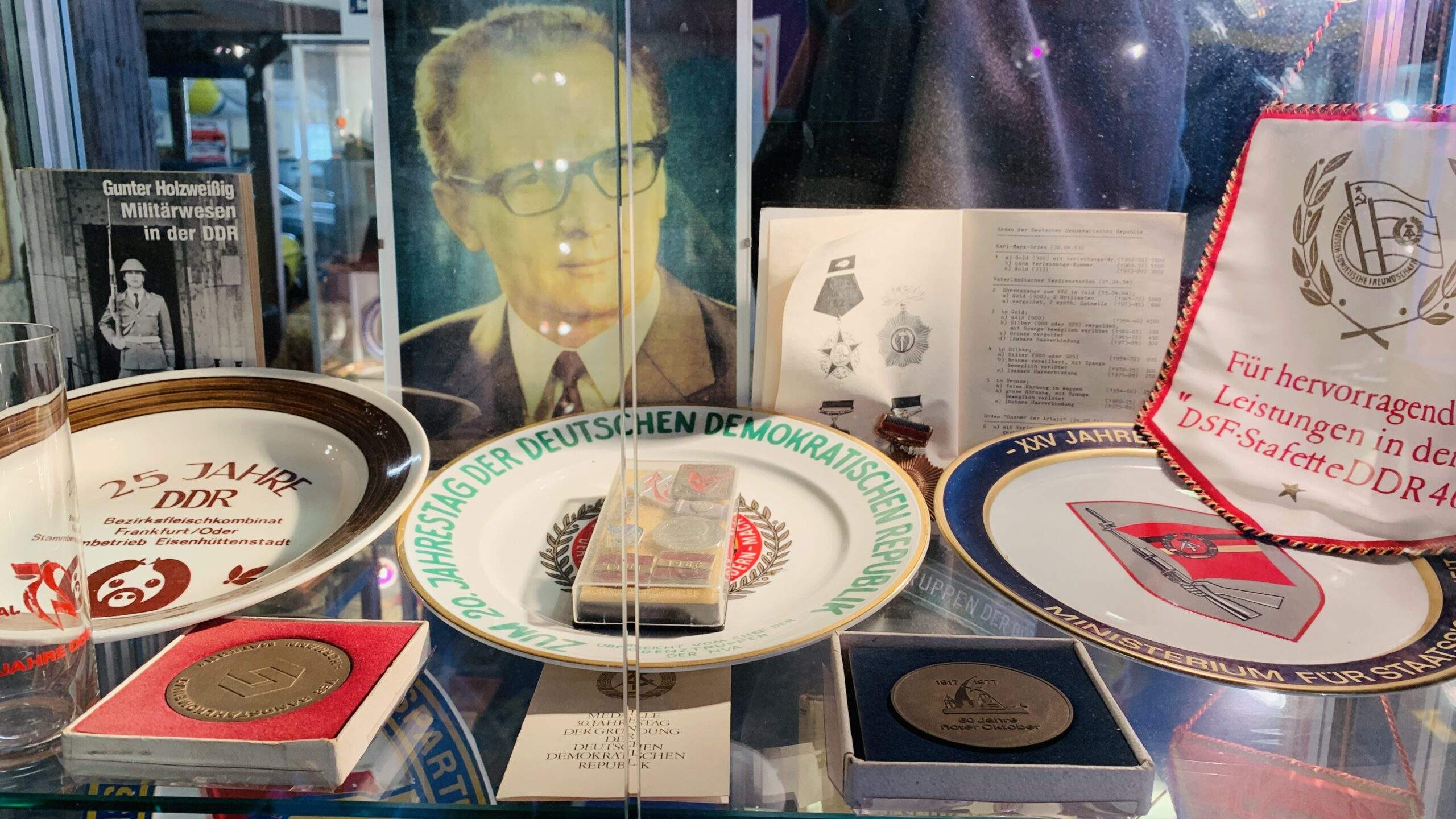 Bild ohne Beschreibung Bild ohne Beschreibung