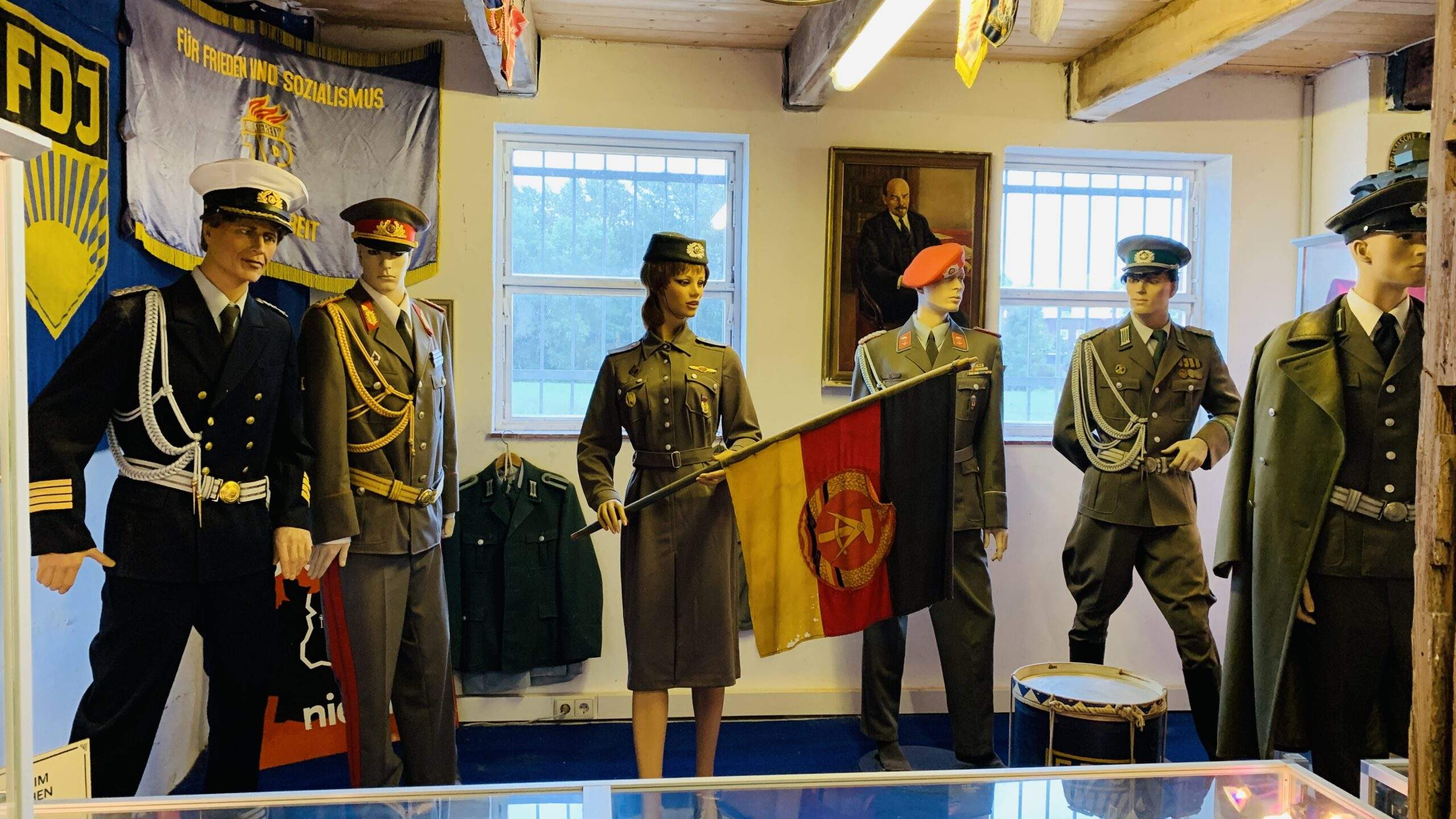 Bild ohne Beschreibung Bild ohne Beschreibung