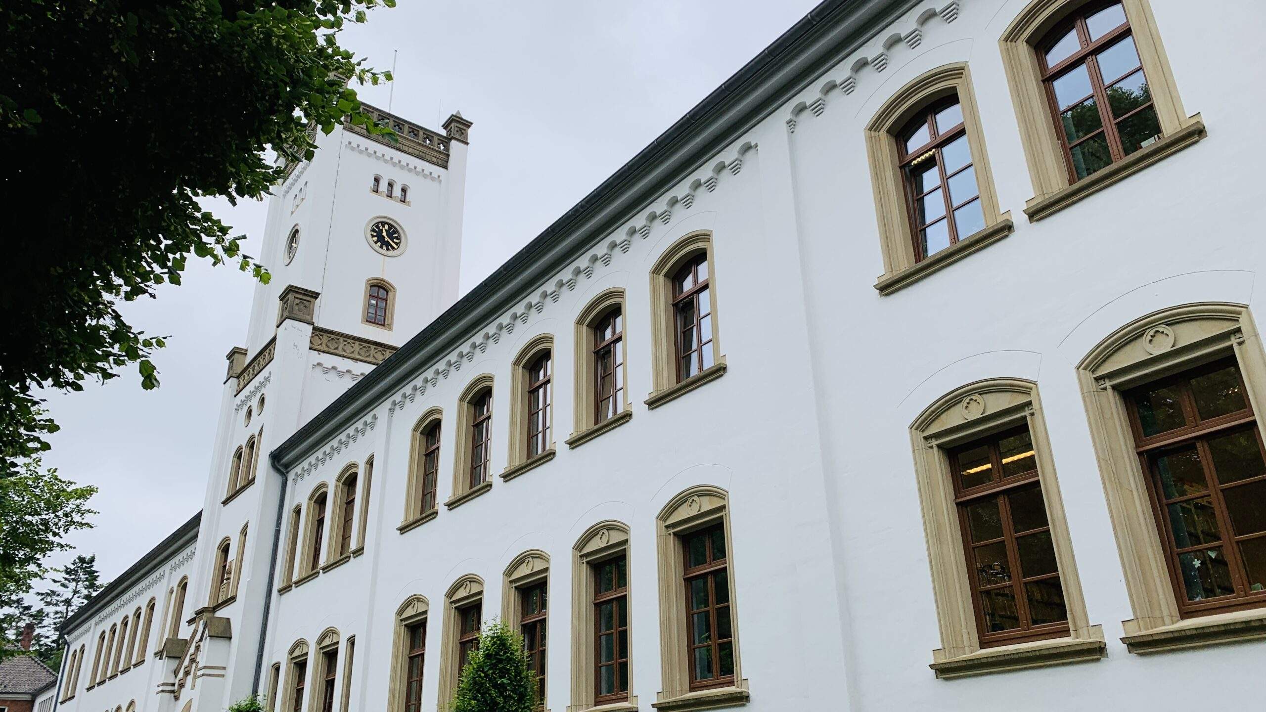 Bild ohne Beschreibung Bild ohne Beschreibung