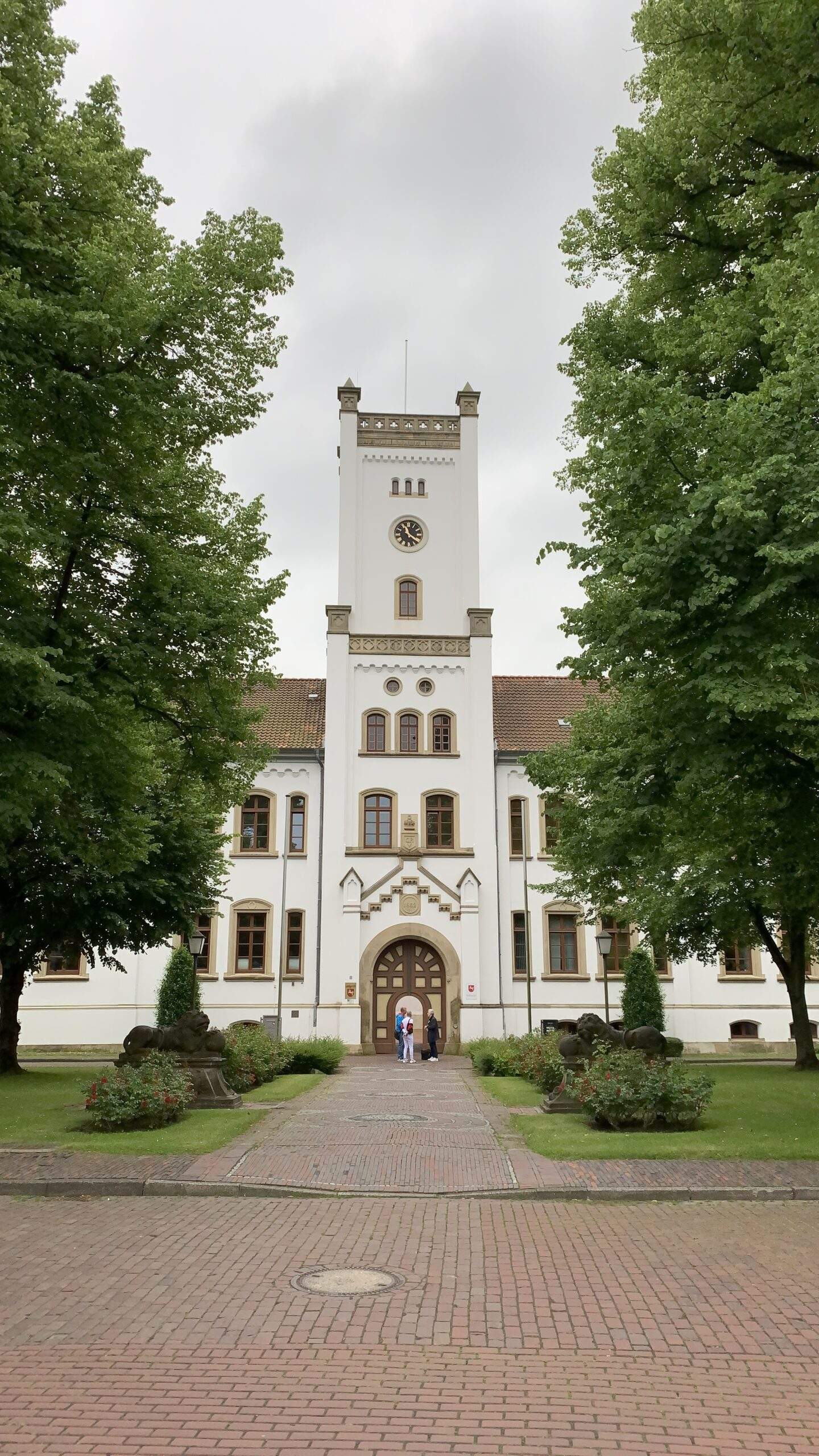 Bild ohne Beschreibung Bild ohne Beschreibung