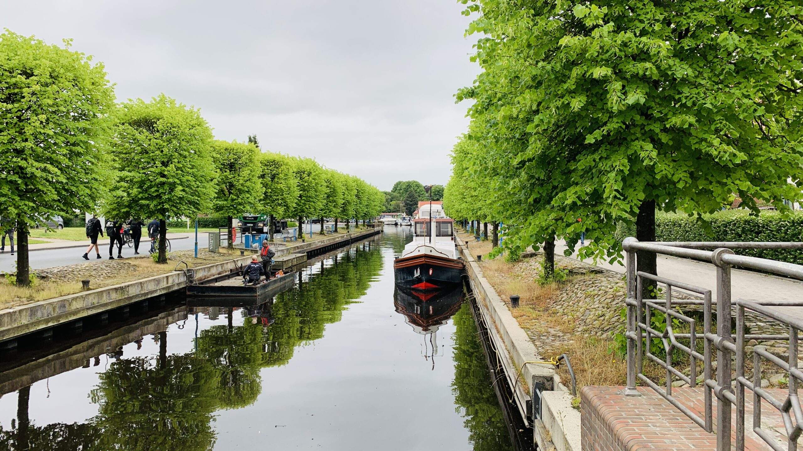 Bild ohne Beschreibung Bild ohne Beschreibung