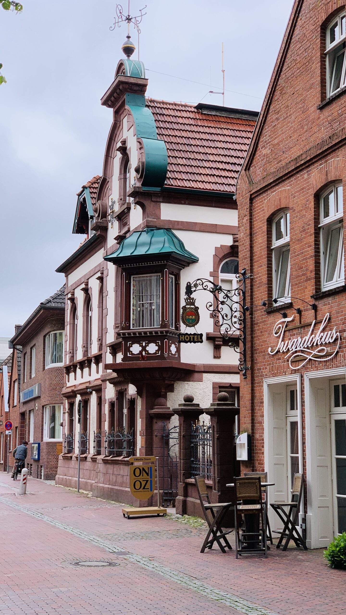 Bild ohne Beschreibung Bild ohne Beschreibung