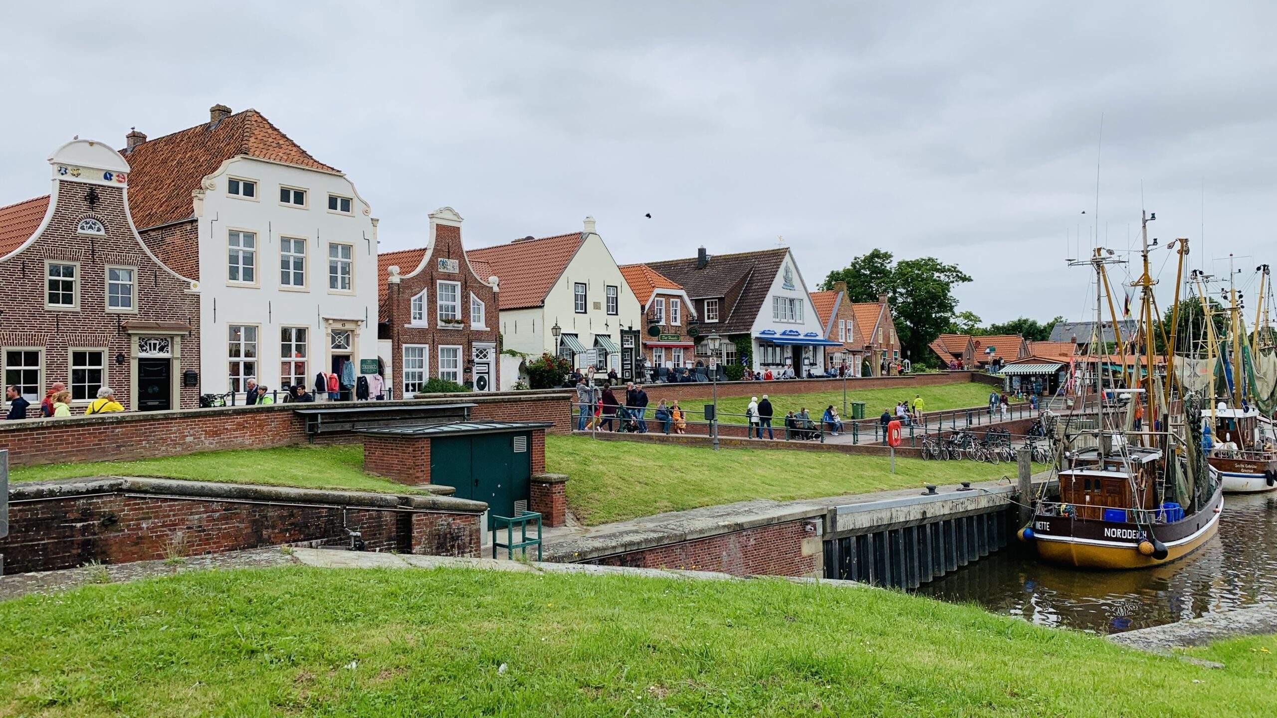 Bild ohne Beschreibung Bild ohne Beschreibung