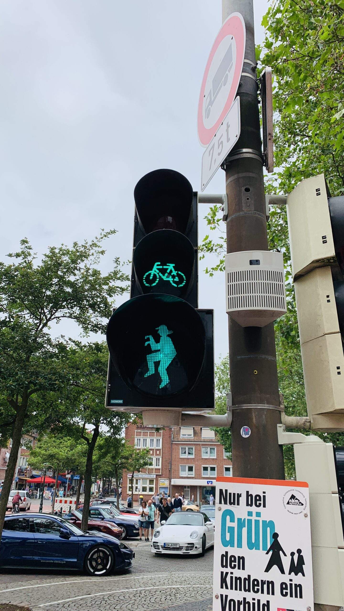 Bild ohne Beschreibung Bild ohne Beschreibung