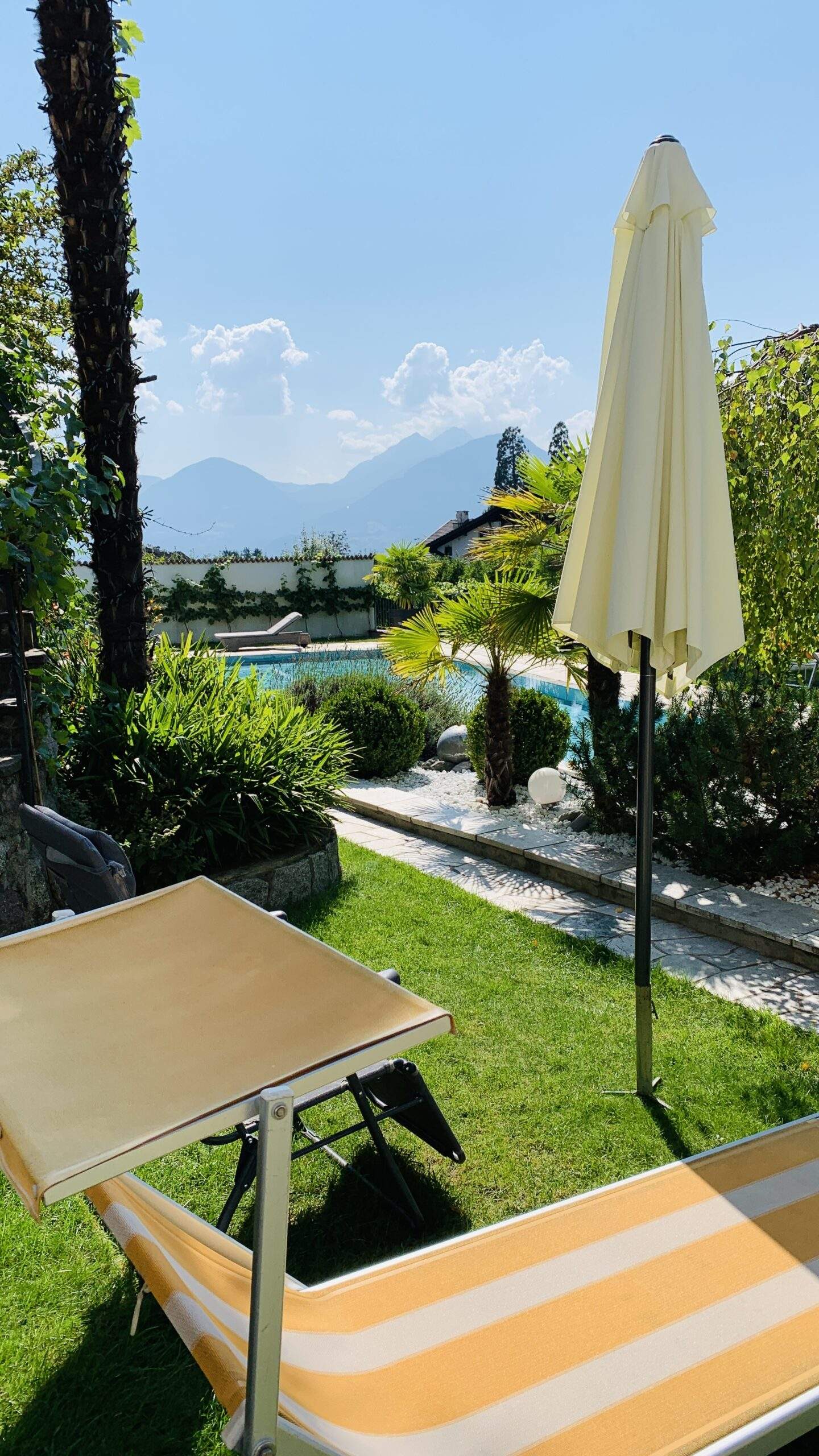 Bild ohne Beschreibung Bild ohne Beschreibung