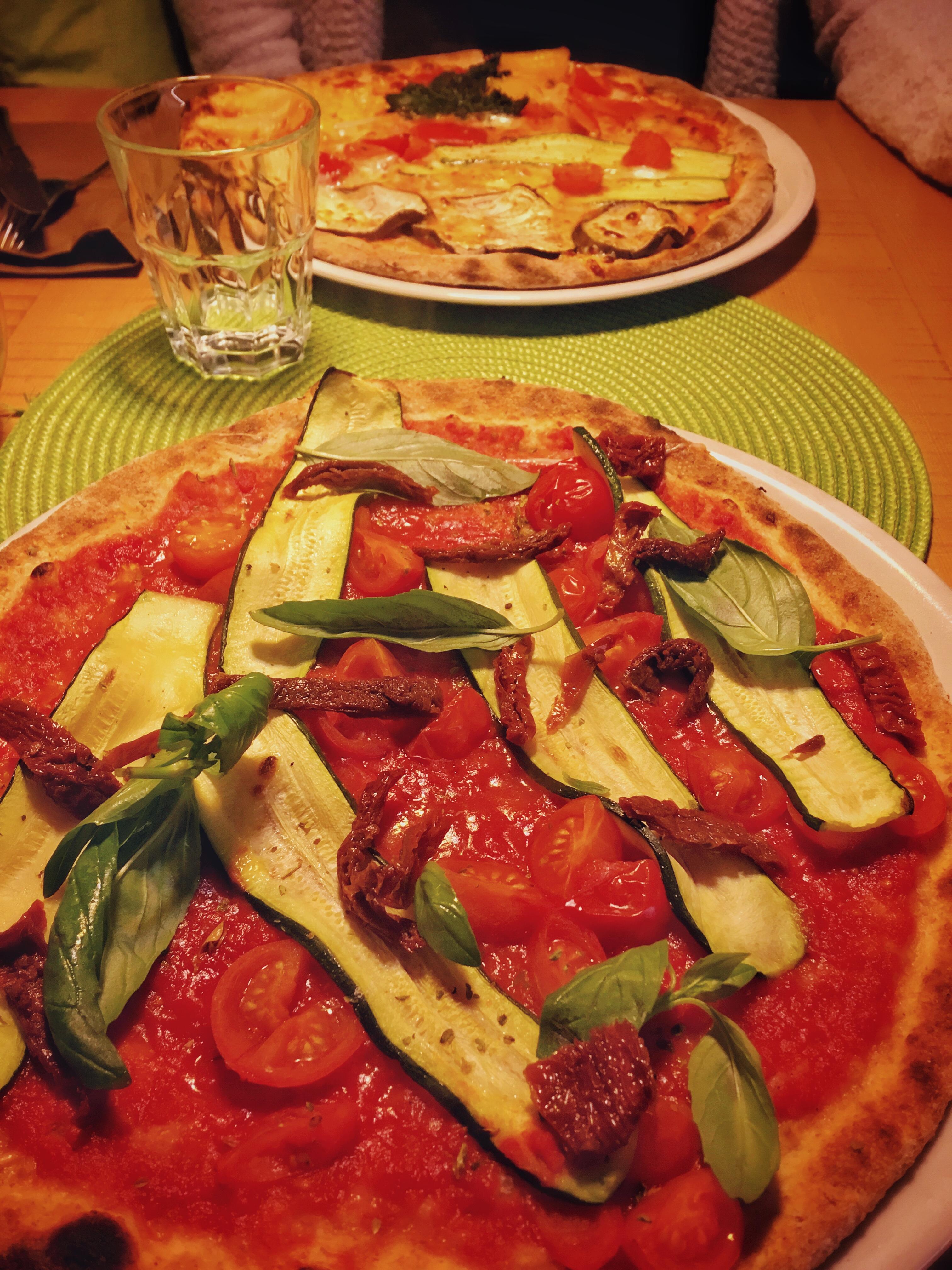 Bild ohne Beschreibung Bild ohne Beschreibung