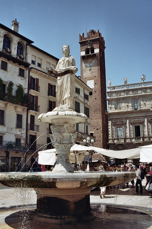 Bild ohne Beschreibung Bild ohne Beschreibung