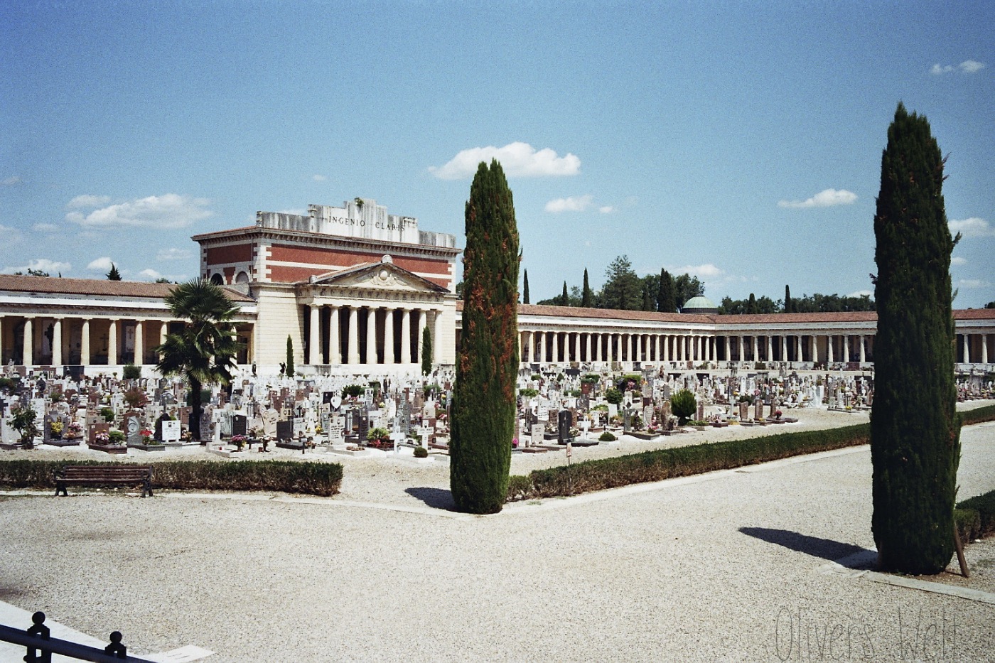 Bild ohne Beschreibung Bild ohne Beschreibung