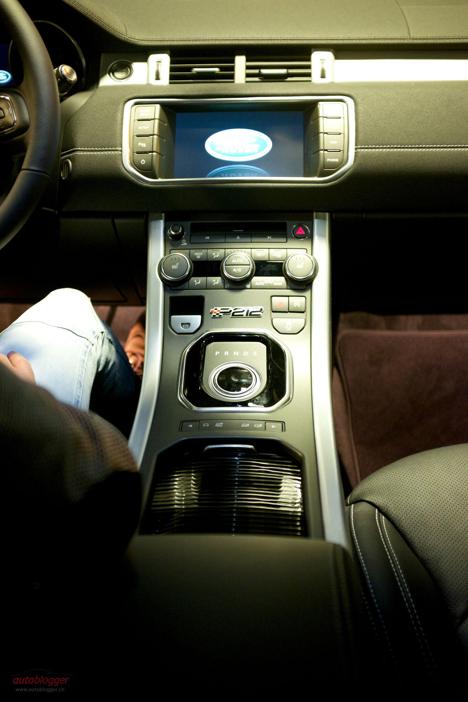 Bild ohne Beschreibung Bild ohne Beschreibung