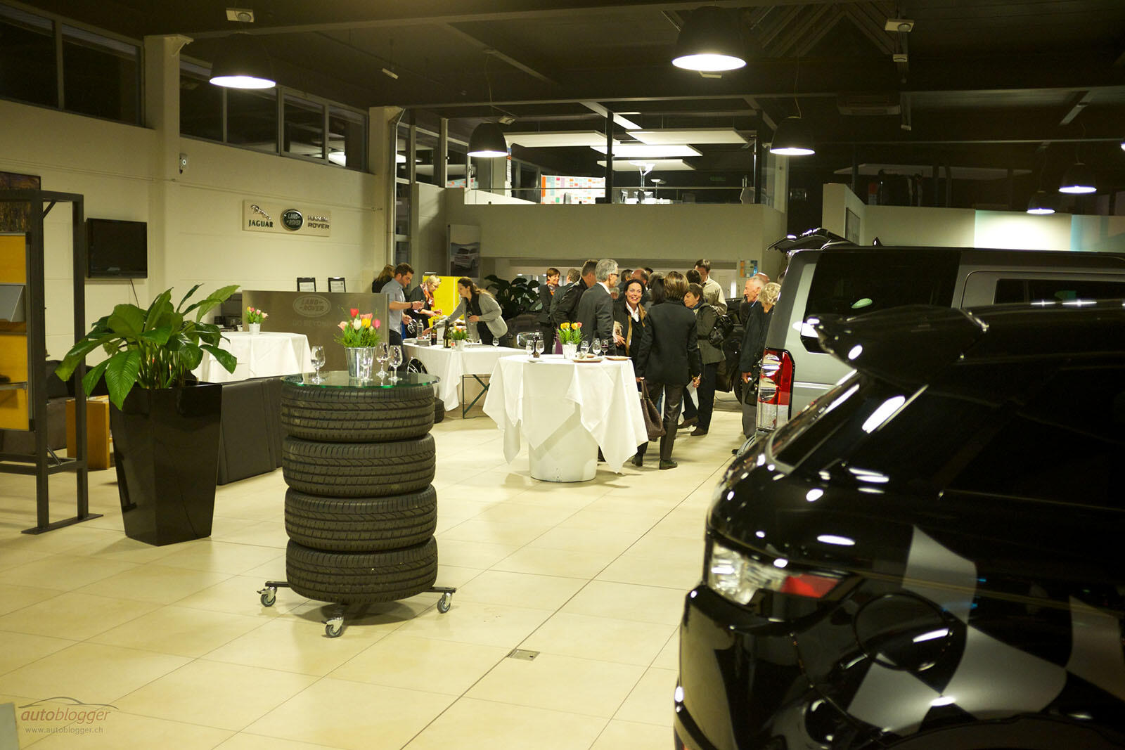 Bild ohne Beschreibung Bild ohne Beschreibung