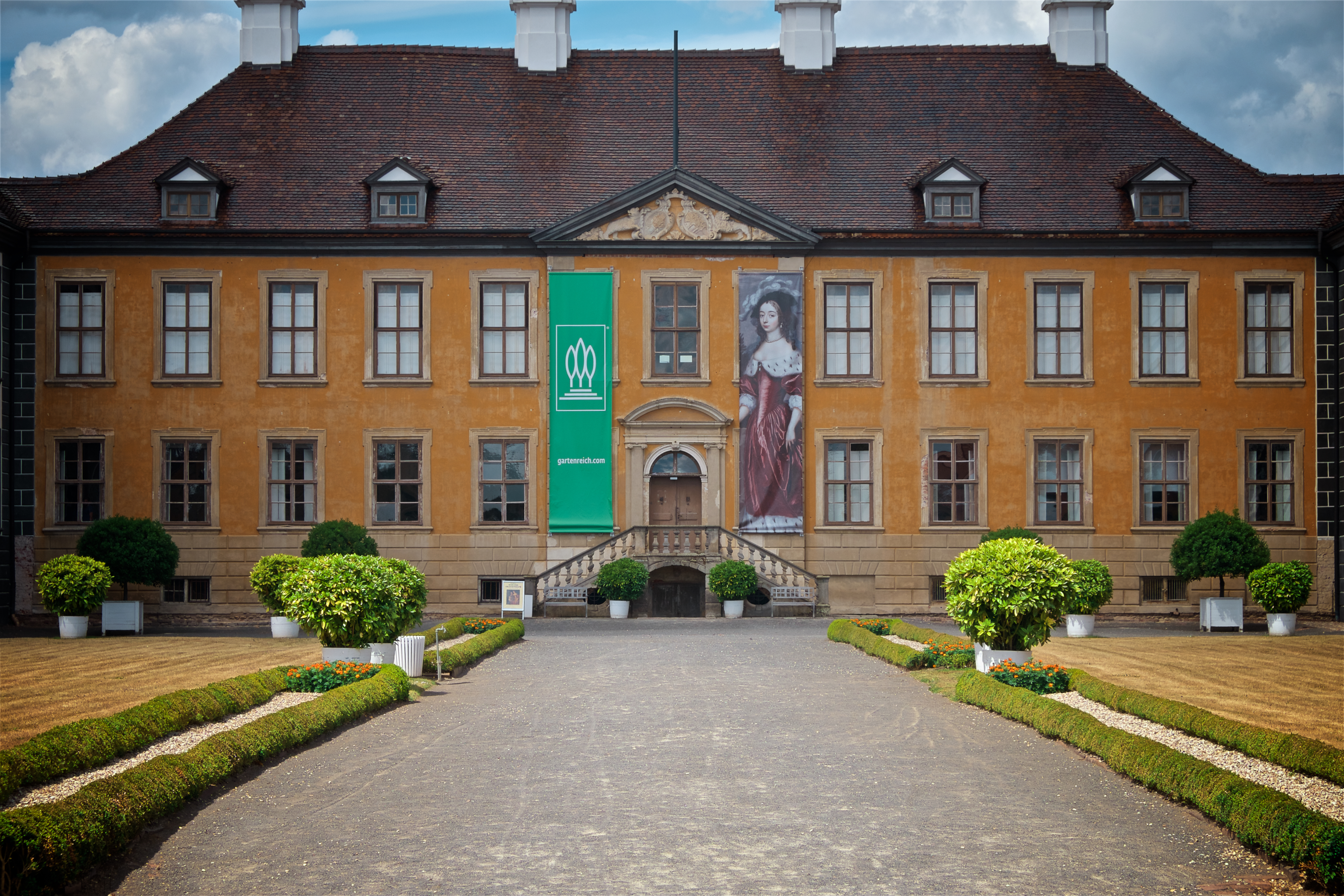 Bild ohne Beschreibung Bild ohne Beschreibung